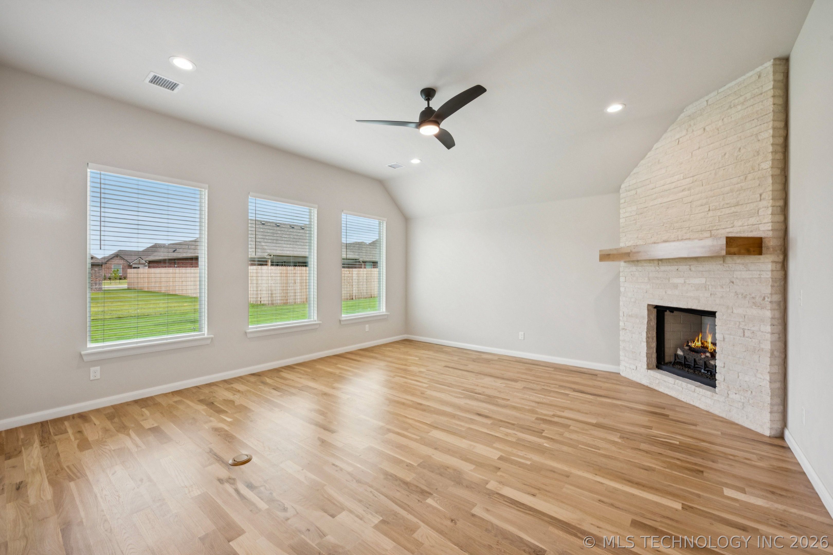 23193 E 106th Place S Property Photo 4