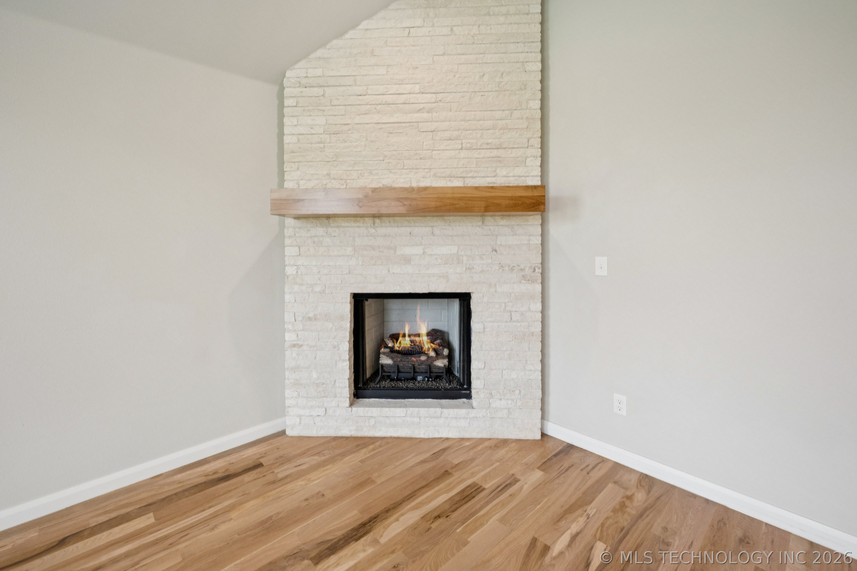 23193 E 106th Place S Property Photo 5