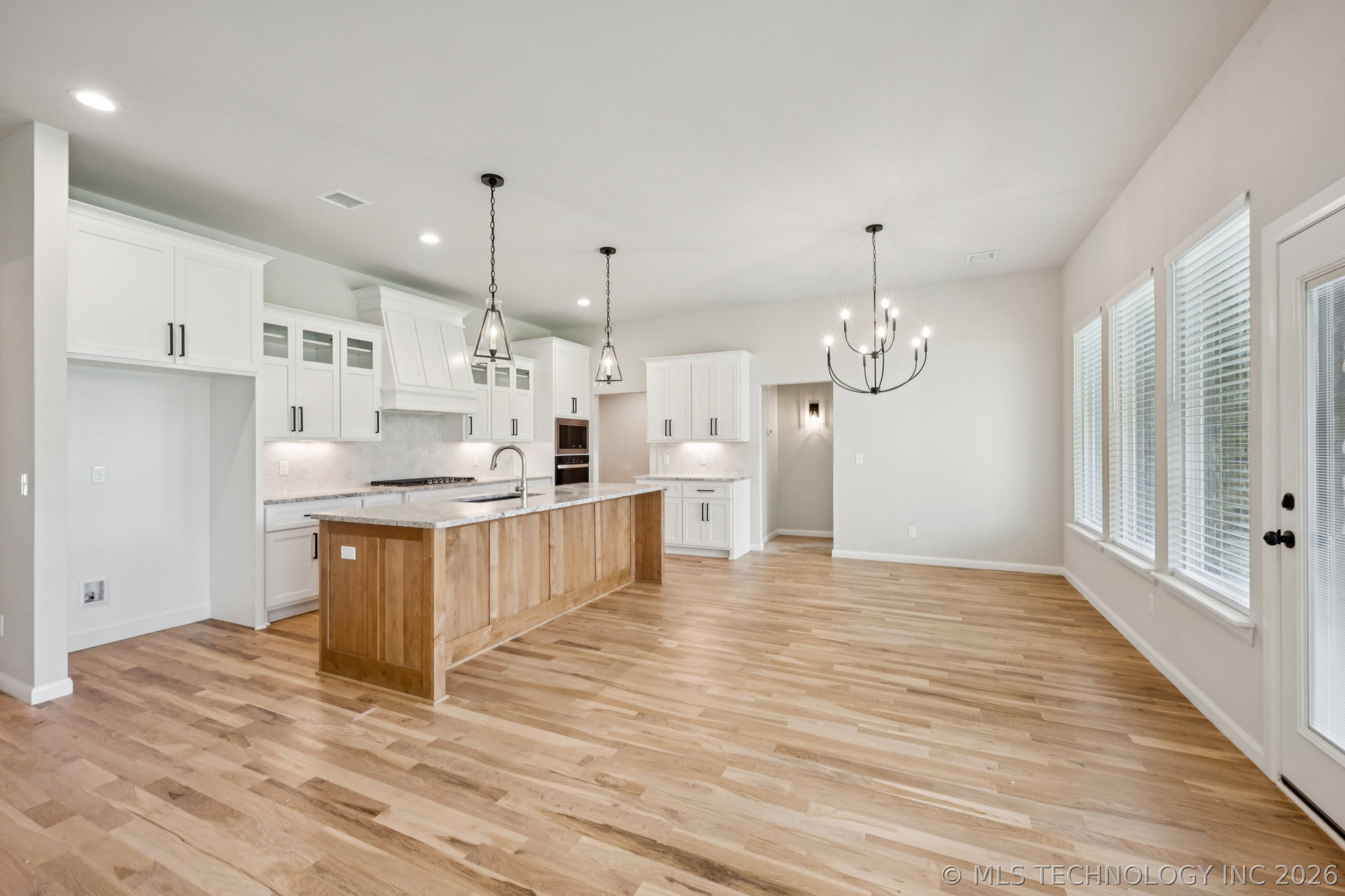 23193 E 106th Place S Property Photo 8