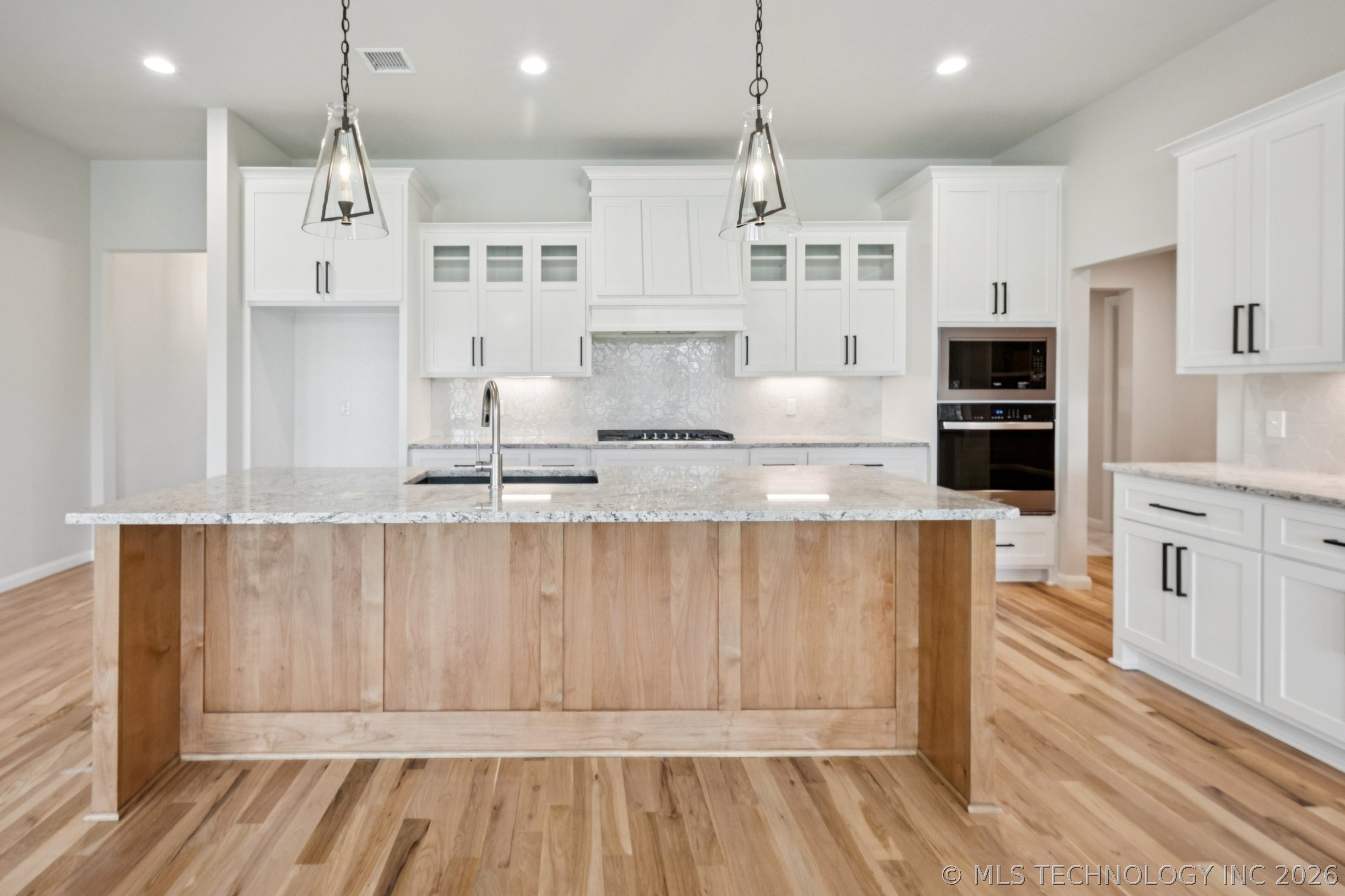 23193 E 106th Place S Property Photo 9