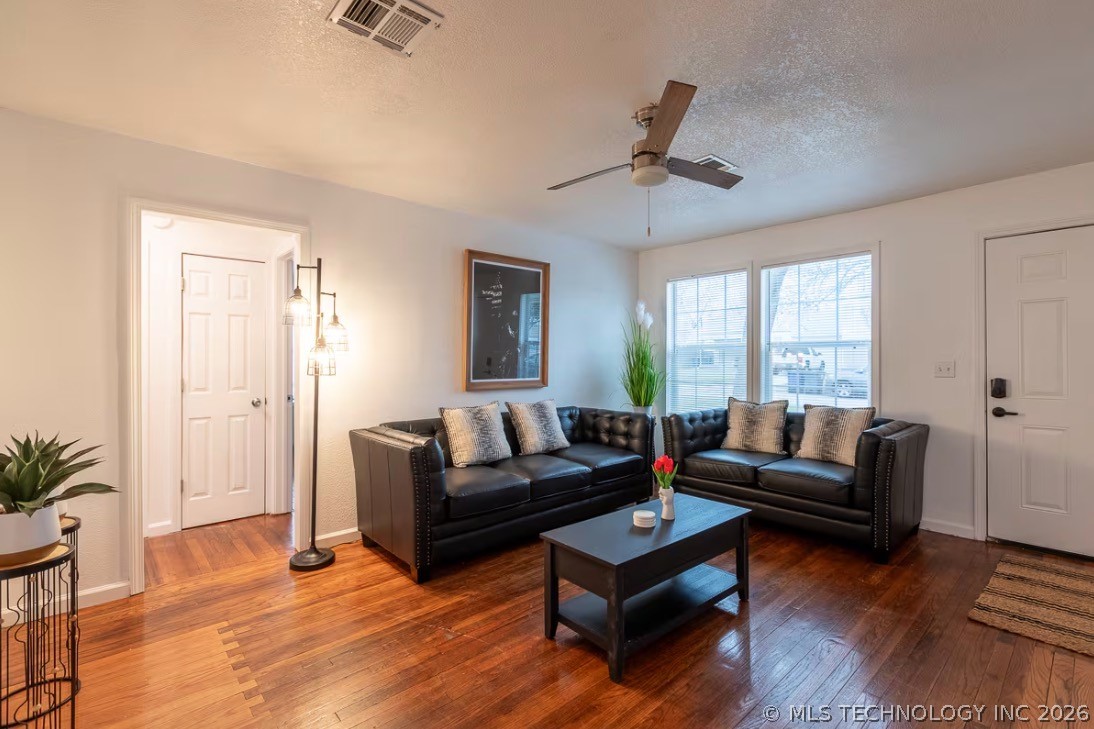 411 S Quebec Avenue Property Photo 2