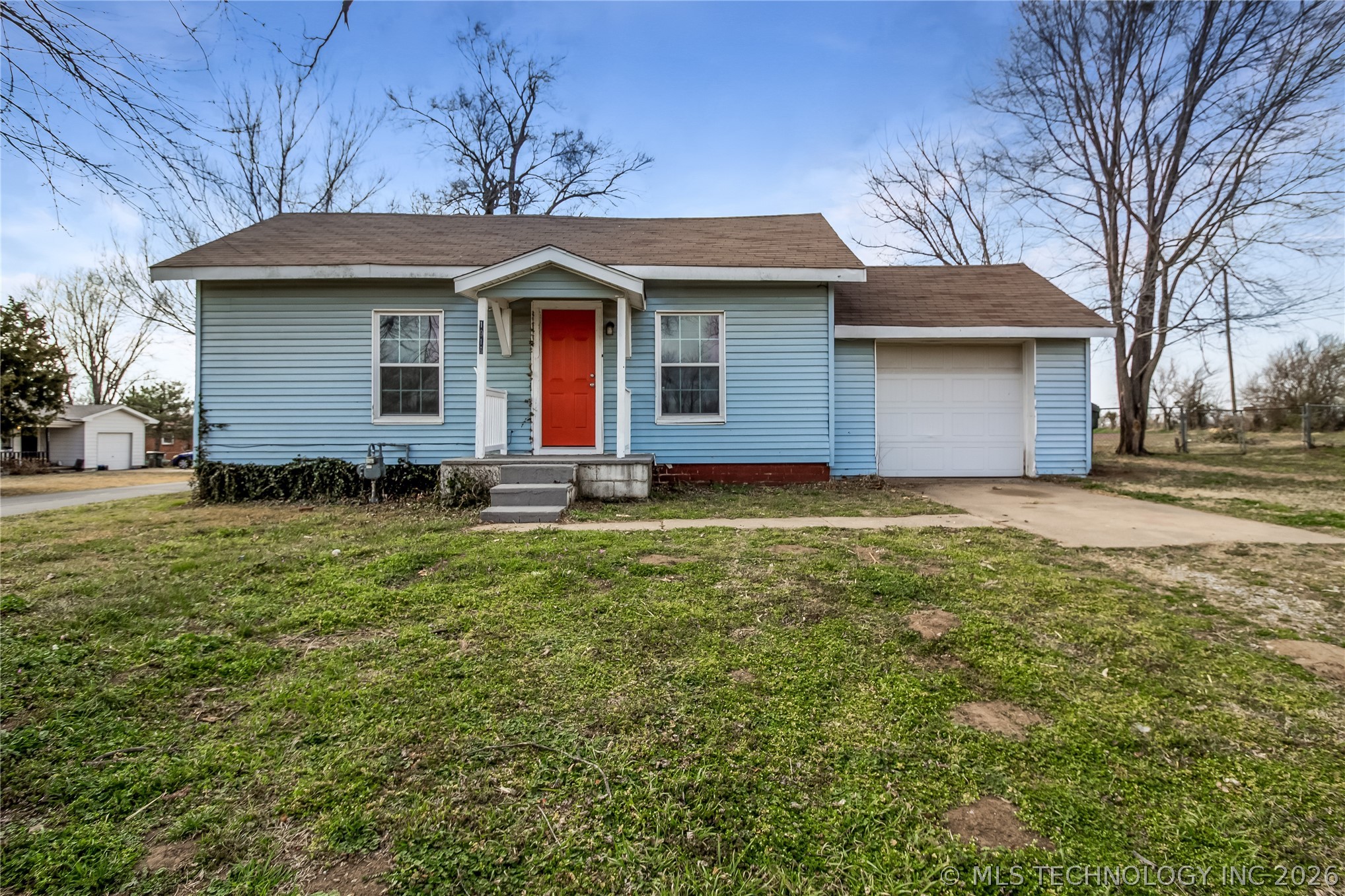 1916 W Union Place Property Photo 1