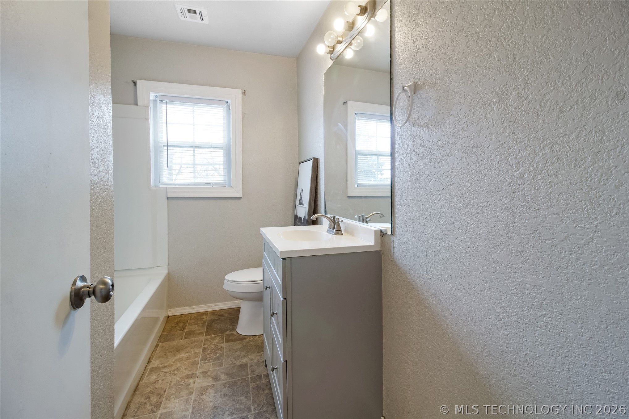 1916 W Union Place Property Photo 10