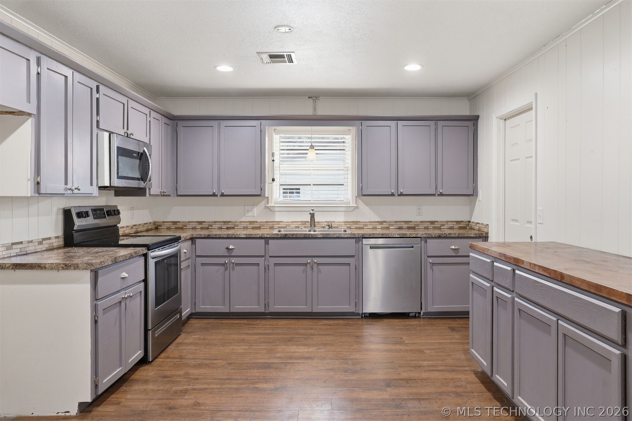 604 E 22nd Street Property Photo 11
