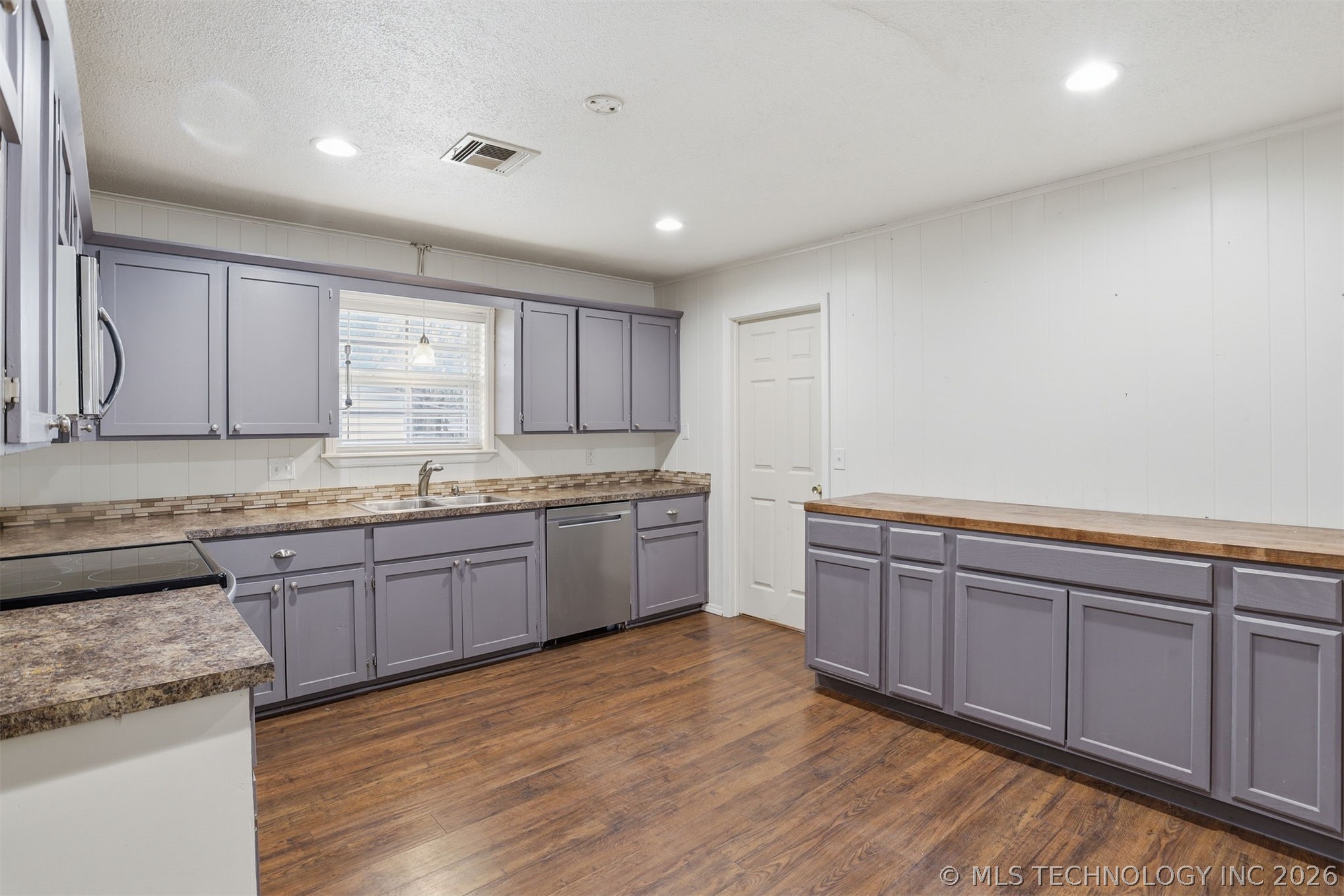 604 E 22nd Street Property Photo 12
