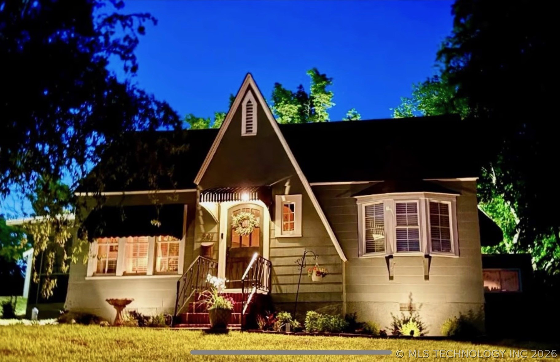 247 W 11th Avenue Property Photo 5