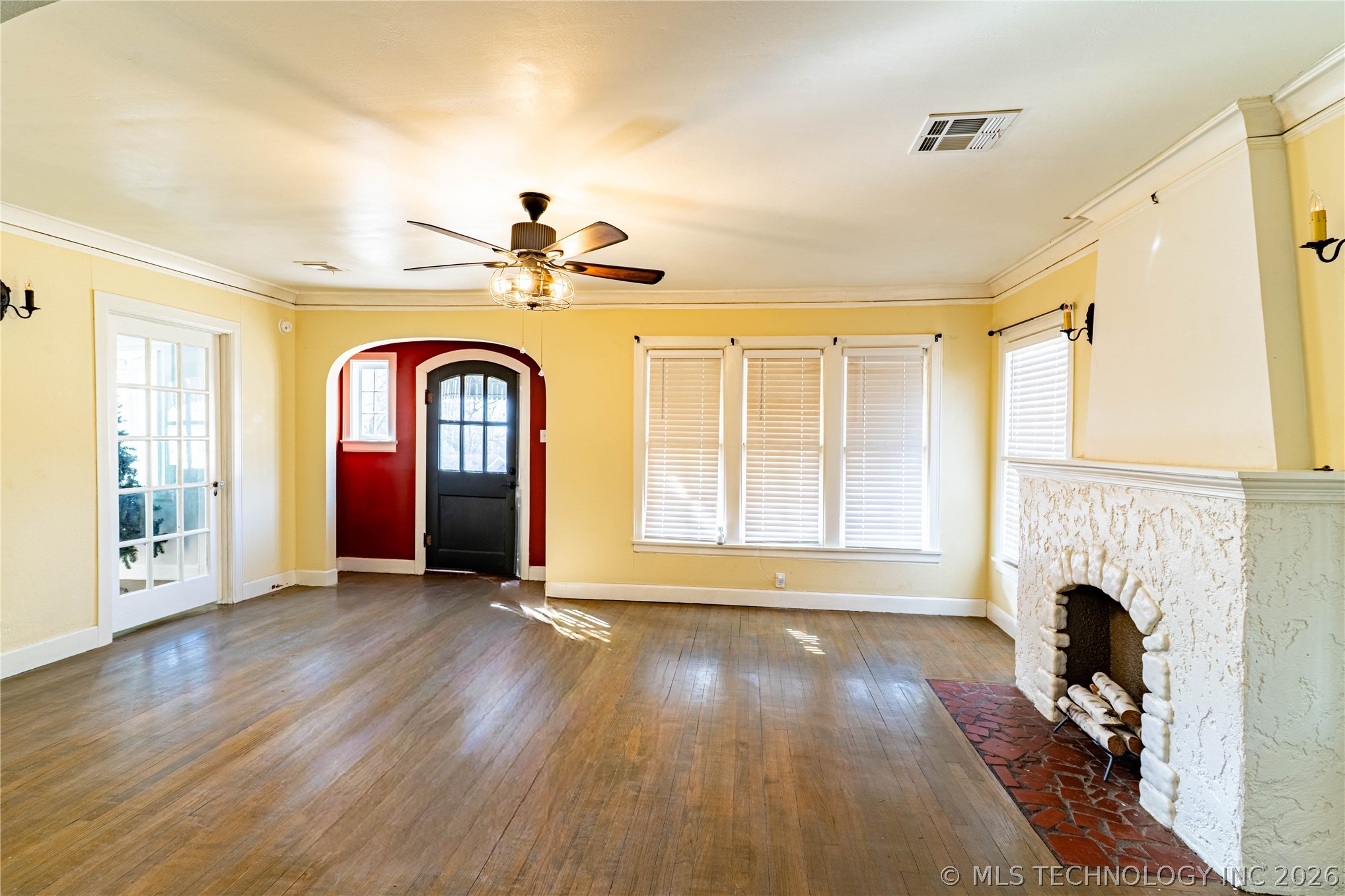 247 W 11th Avenue Property Photo 6