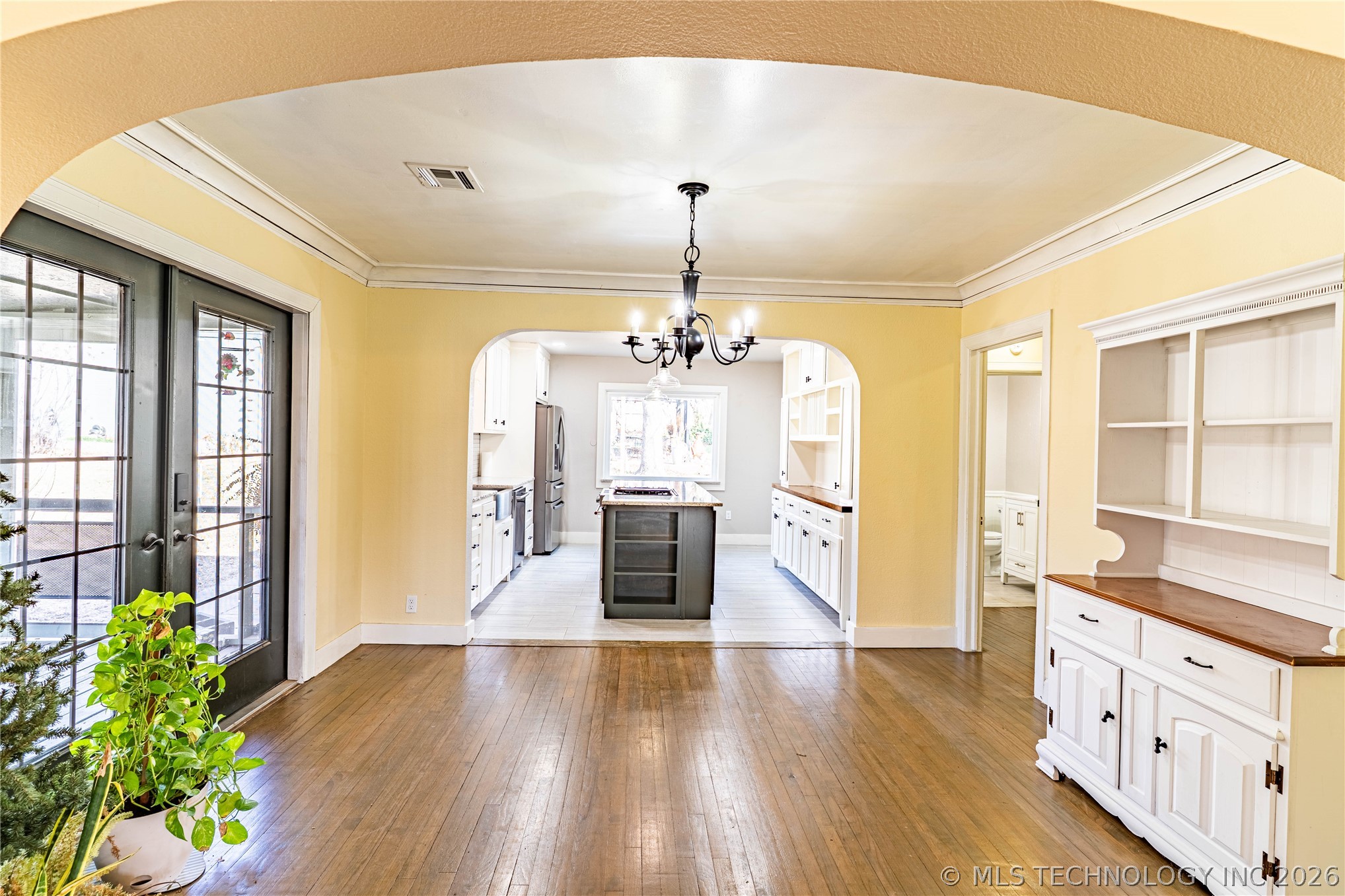 247 W 11th Avenue Property Photo 14