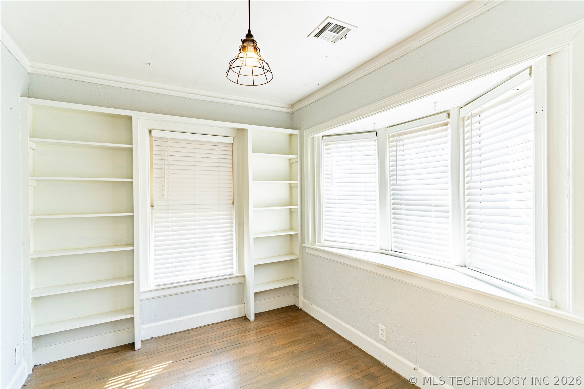 247 W 11th Avenue Property Photo 17