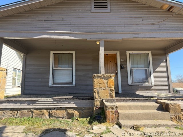 209 W Broadway Street Property Photo 1