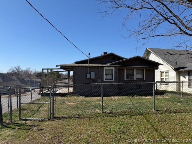 209 W Broadway Street Property Photo 3