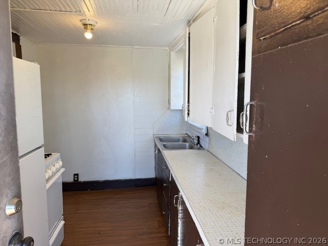 209 W Broadway Street Property Photo 12