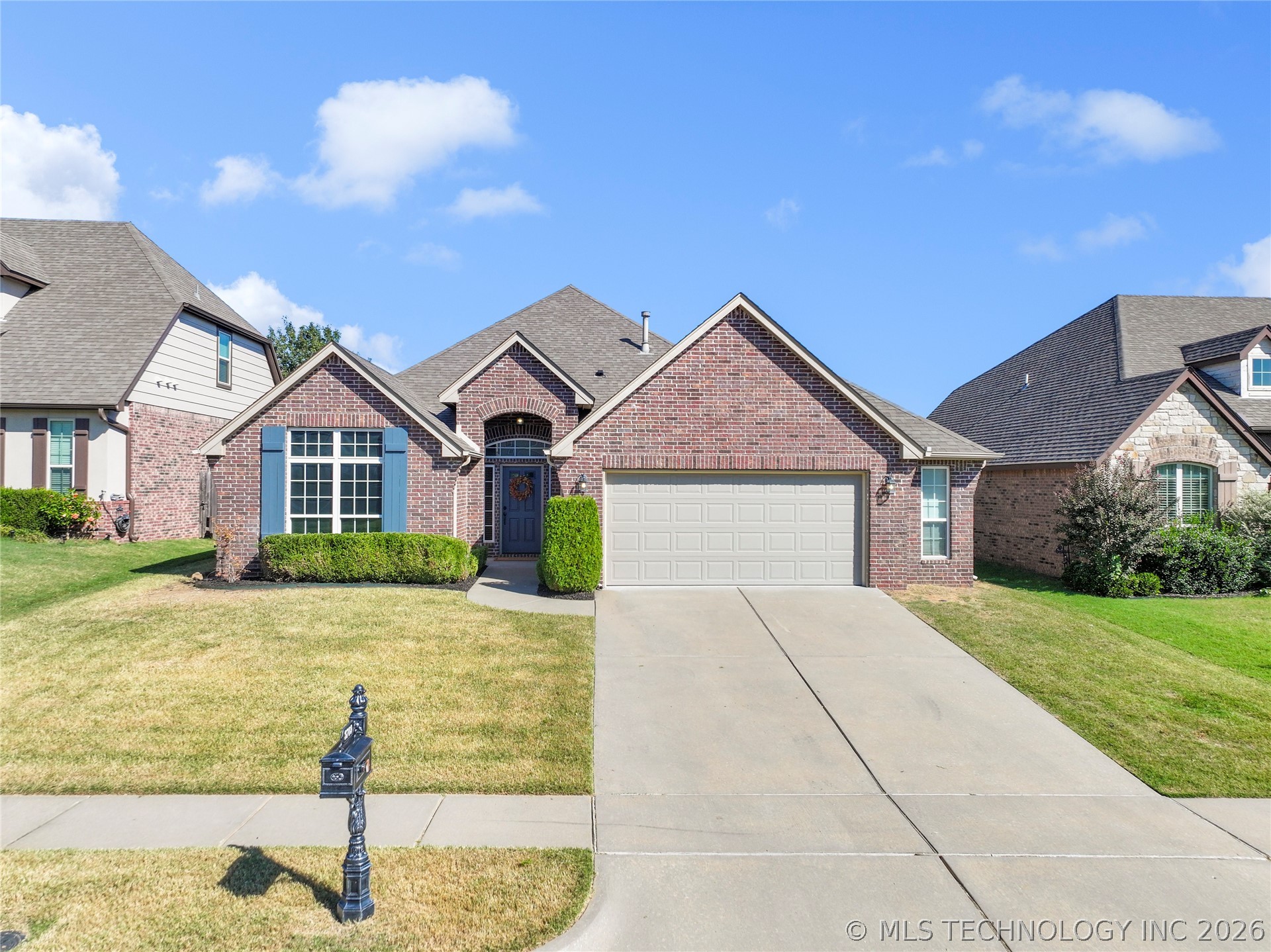 3703 S 13th Place Property Photo 1