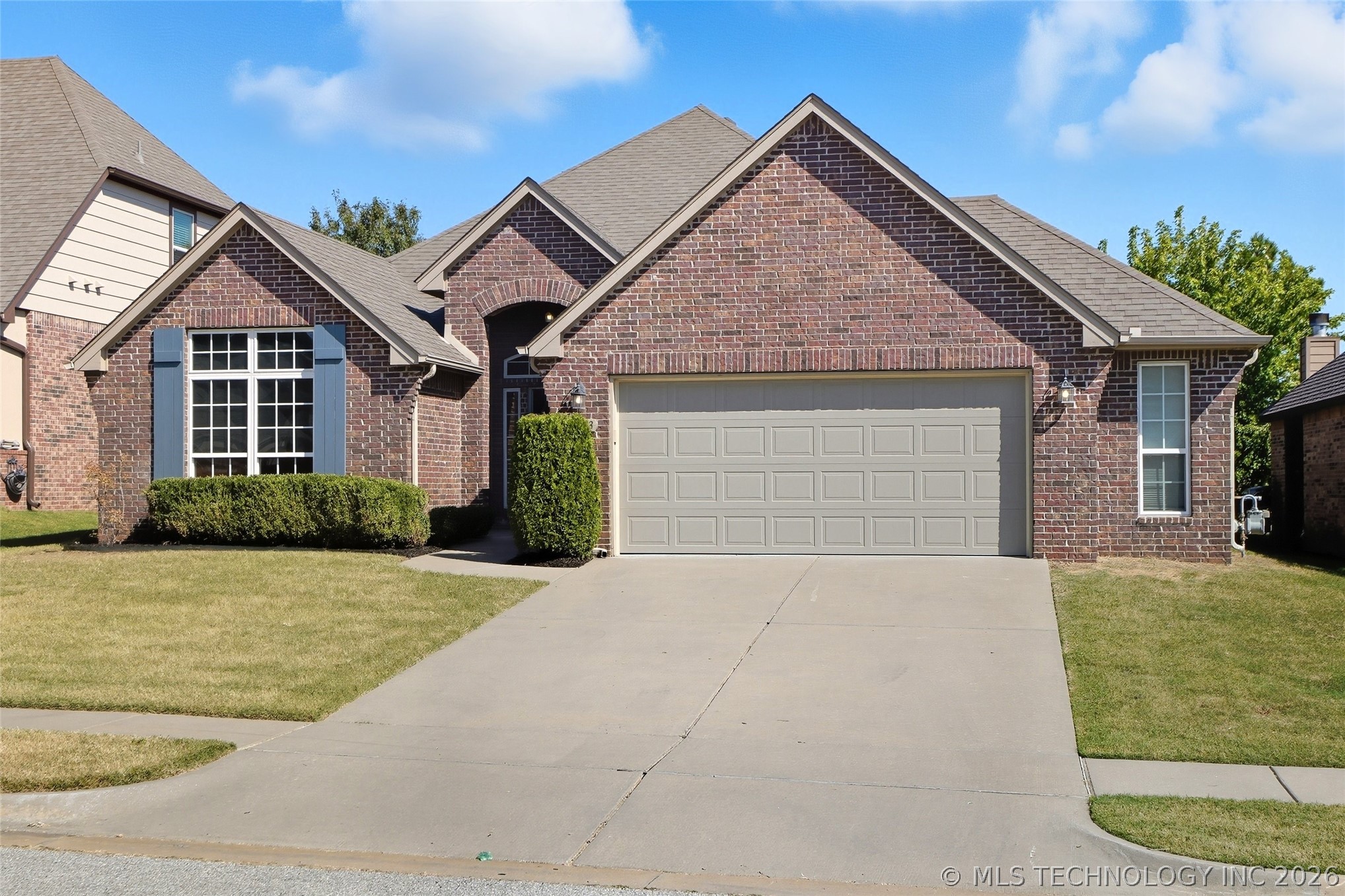 3703 S 13th Place Property Photo 3