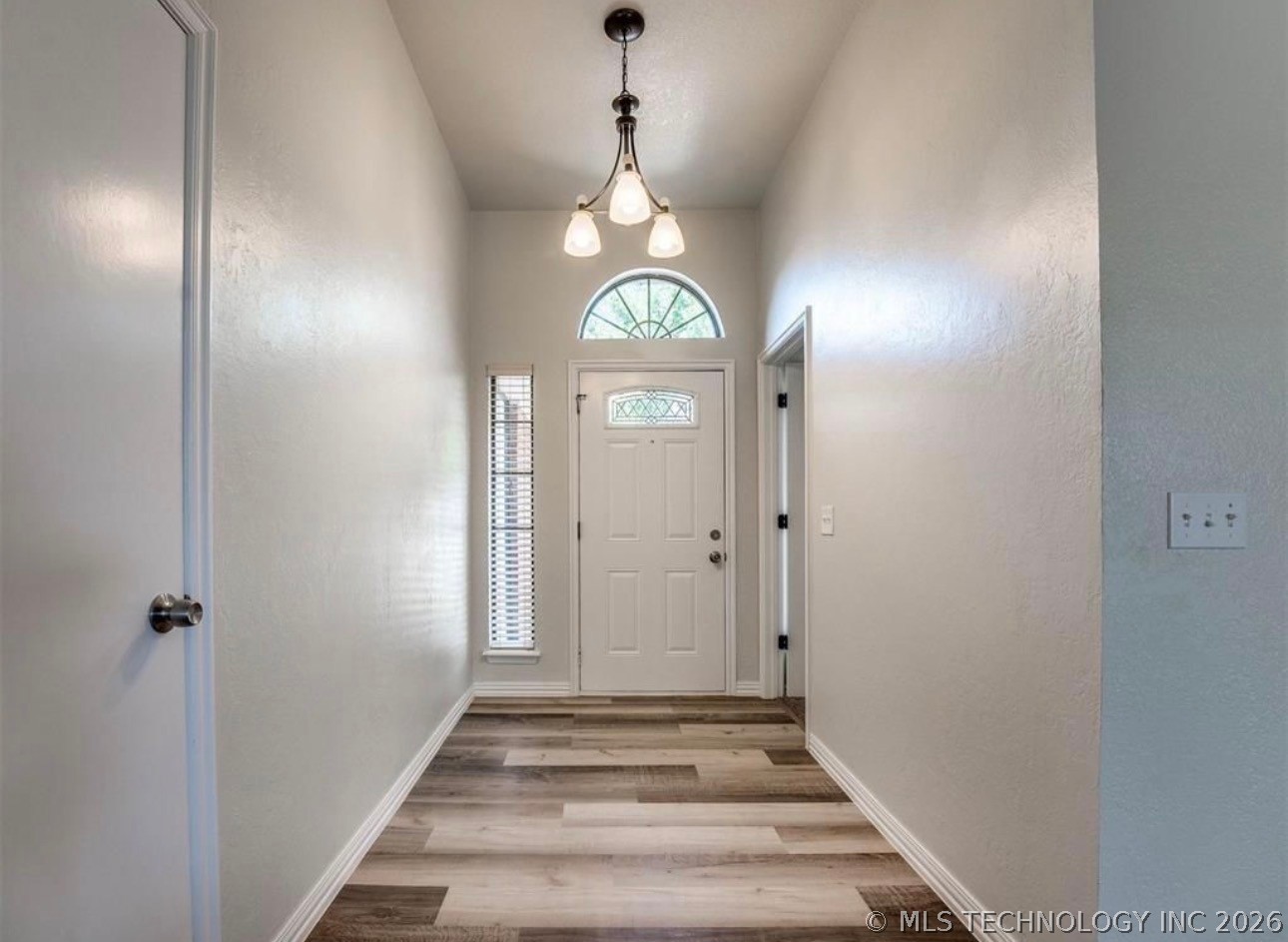 405 Crestland Dr East Avenue Property Photo 3