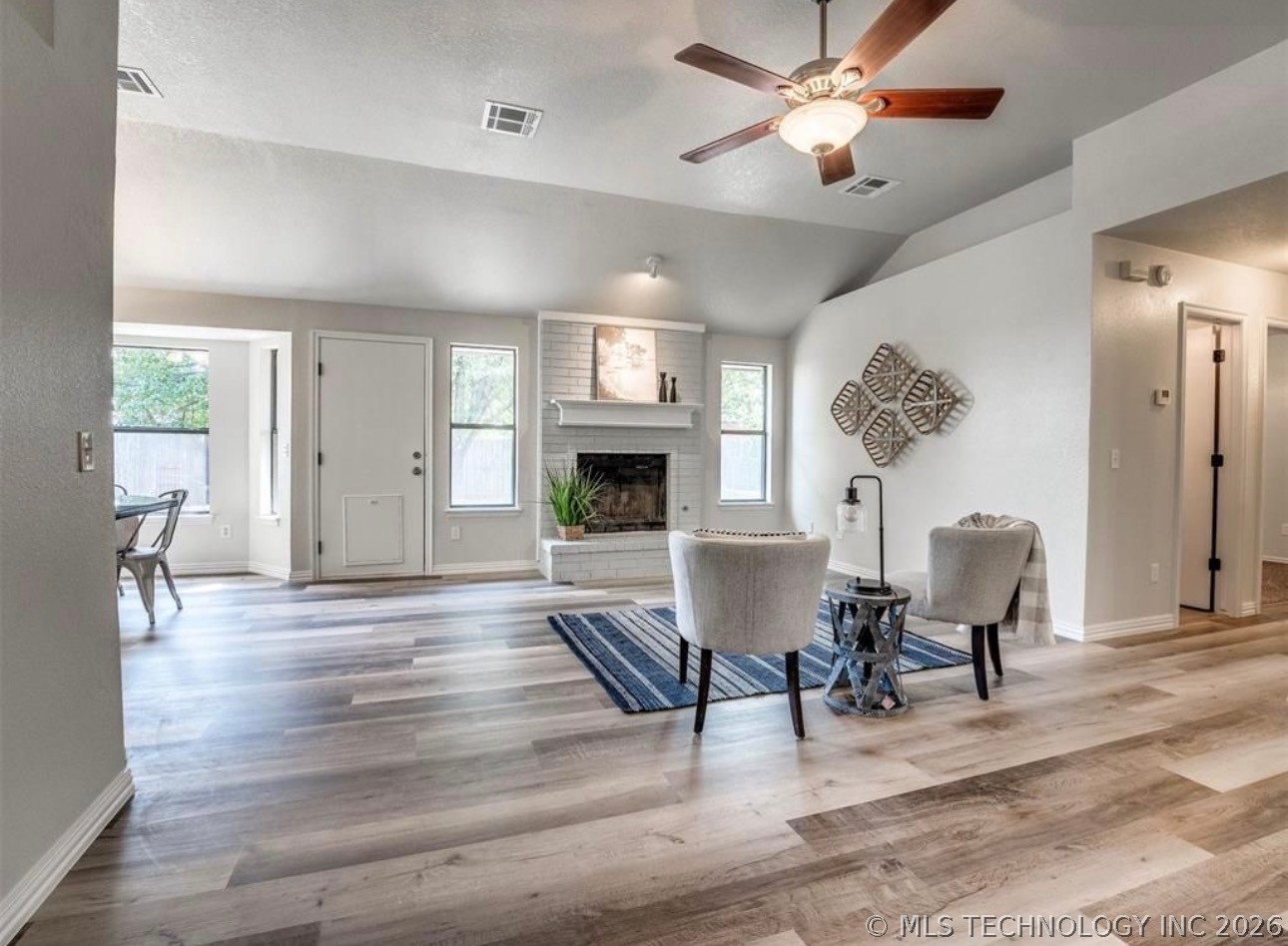 405 Crestland Dr East Avenue Property Photo 6