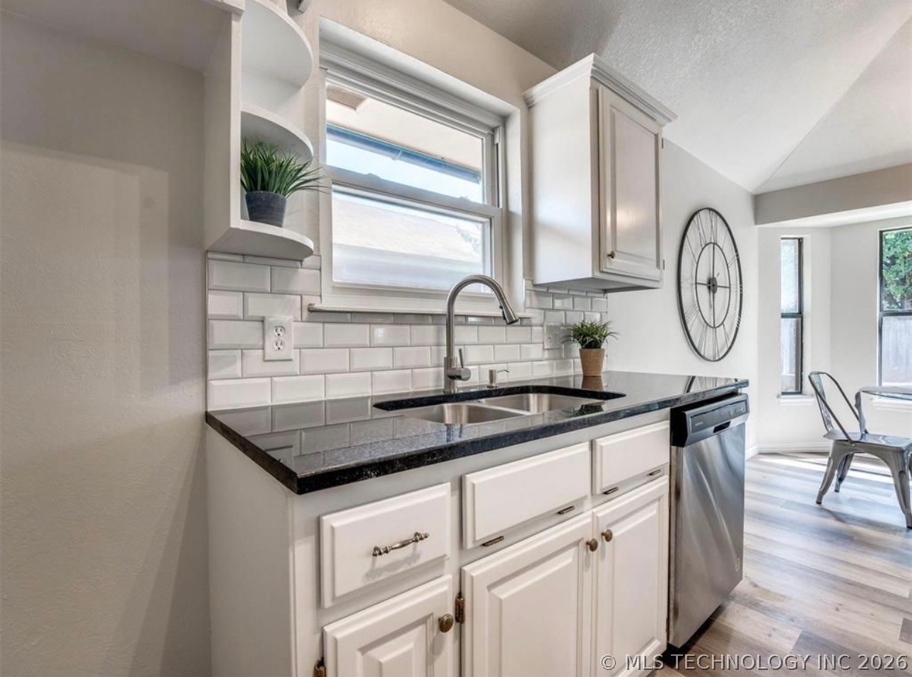 405 Crestland Dr East Avenue Property Photo 15