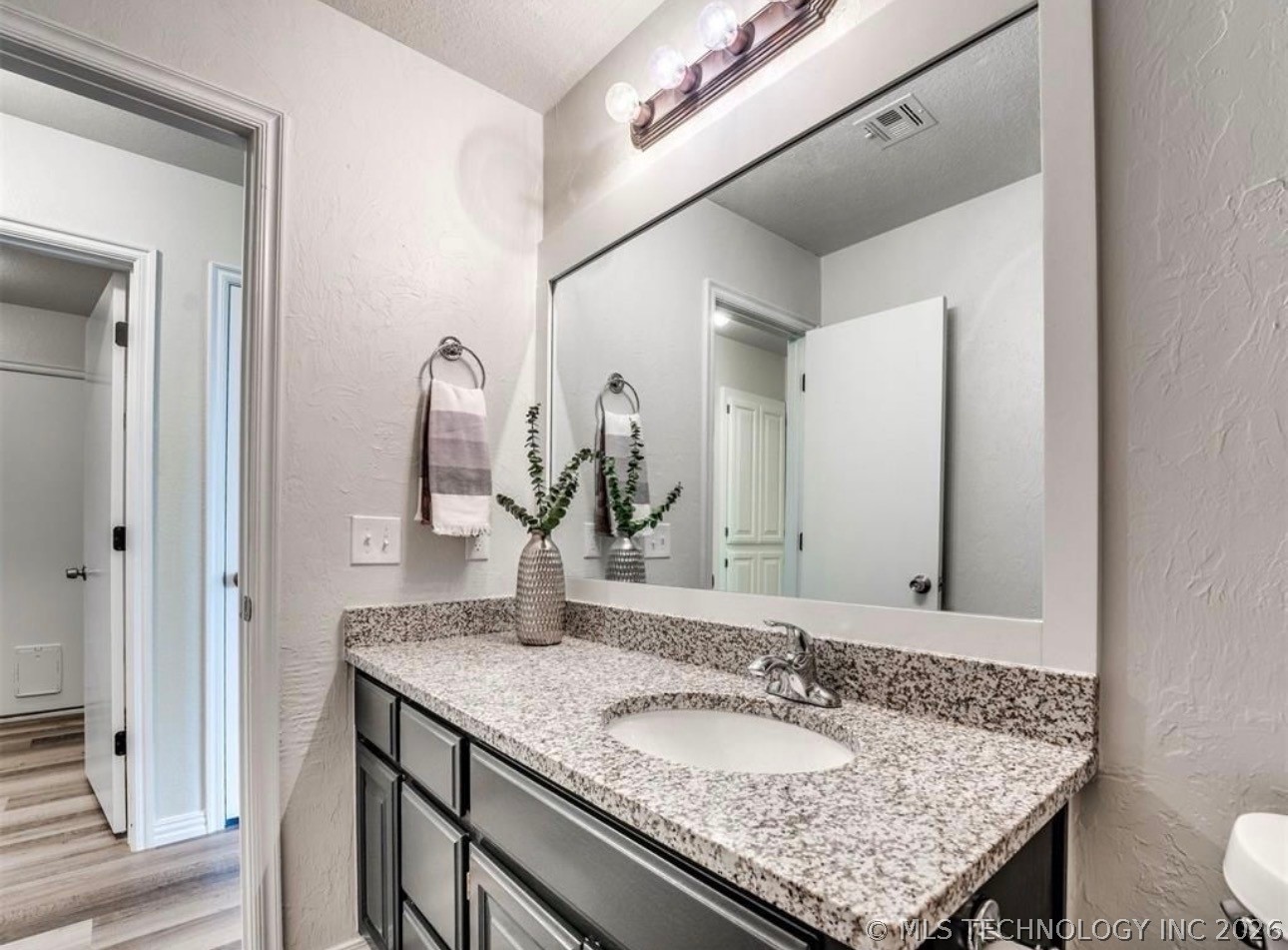 405 Crestland Dr East Avenue Property Photo 27