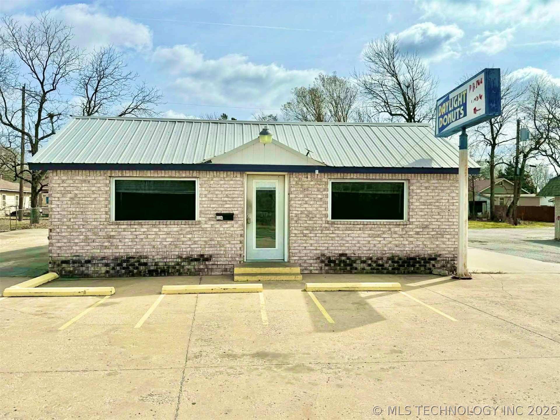 1226 Main Street Property Photo 2