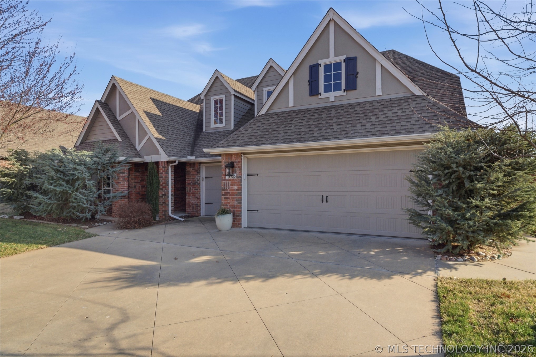 1906 E 135th Street Property Photo 2