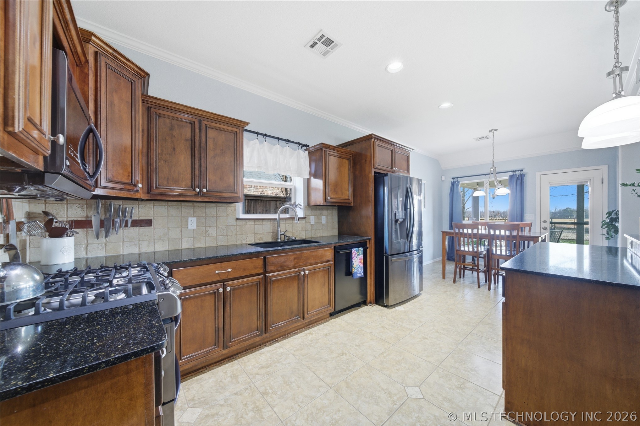 1906 E 135th Street Property Photo 14