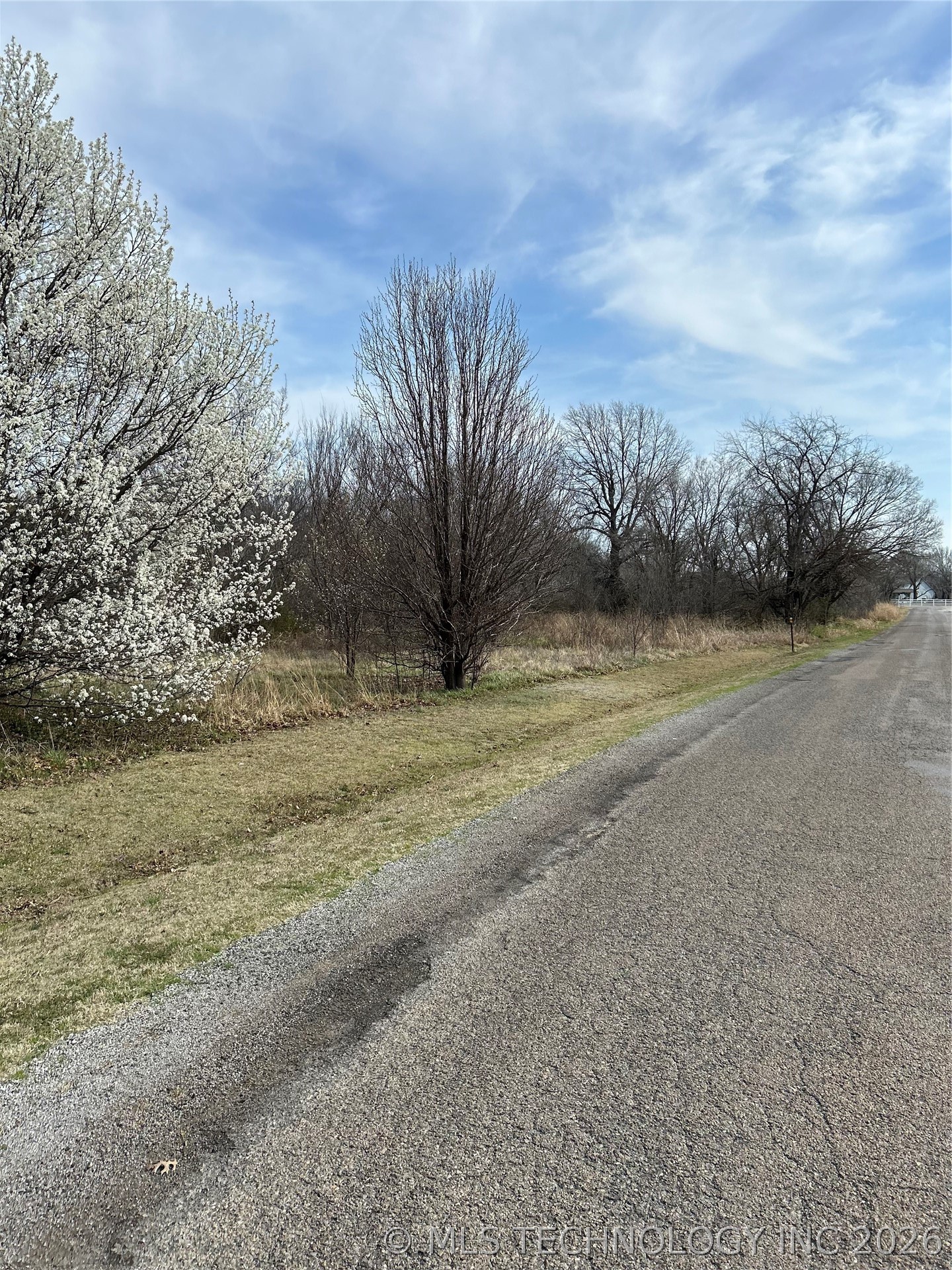 10018 N 145th Avenue E Property Photo 6