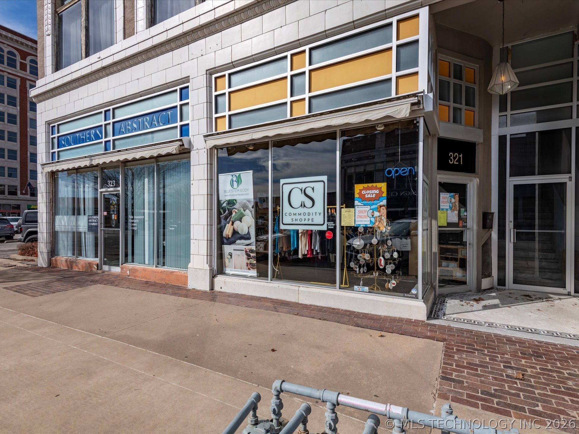 321 S Dewey Avenue Property Photo 7