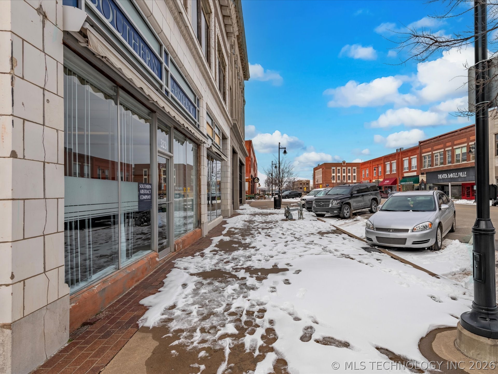 321 S Dewey Avenue Property Photo 8