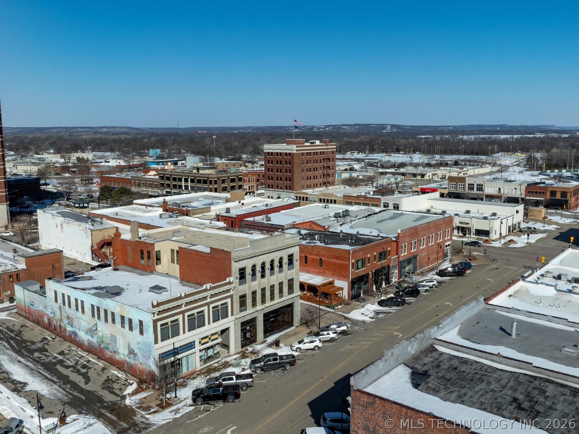 321 S Dewey Avenue Property Photo 9