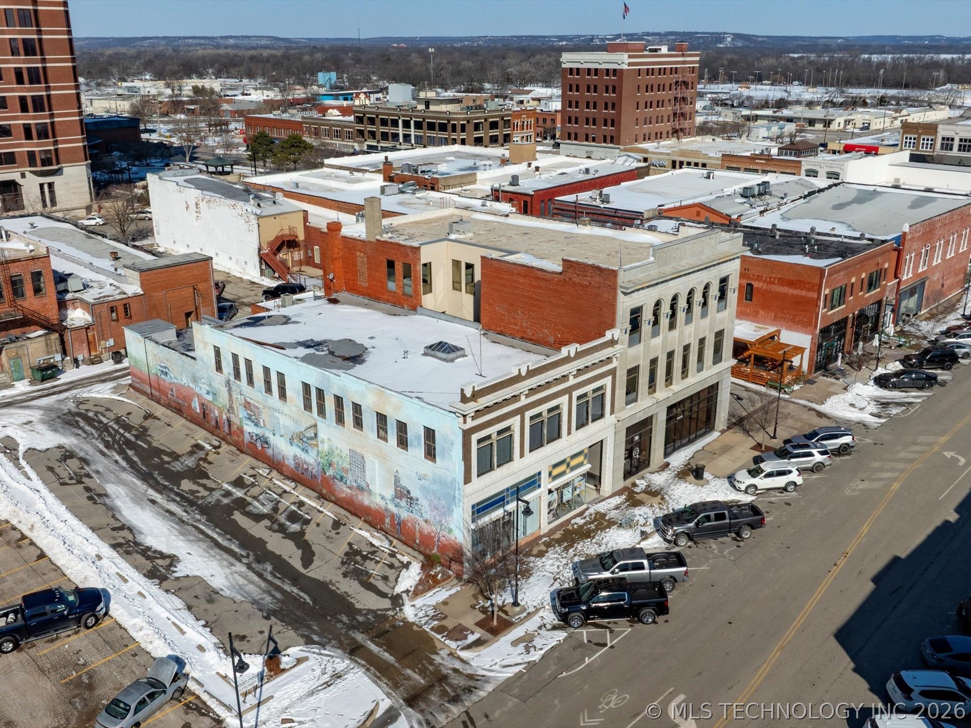 321 S Dewey Avenue Property Photo 13