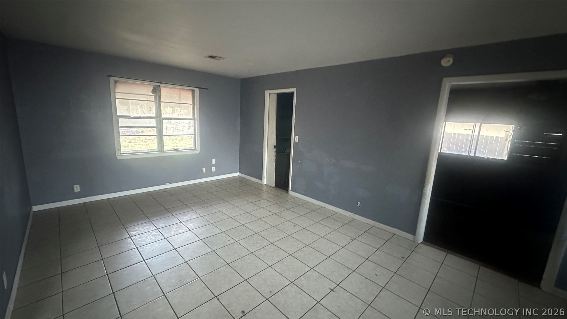 604 E Freeman Property Photo 3