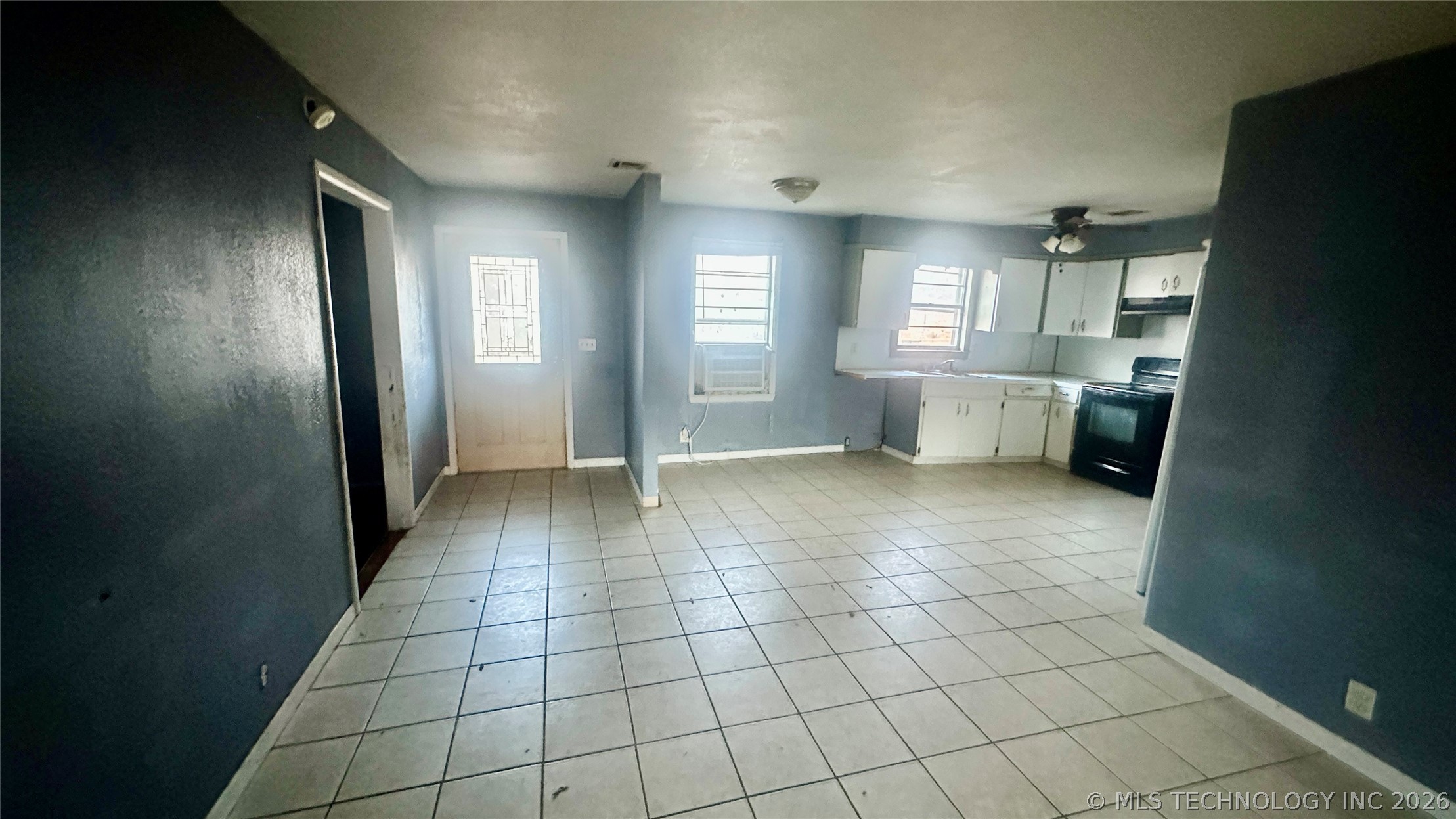 604 E Freeman Property Photo 5