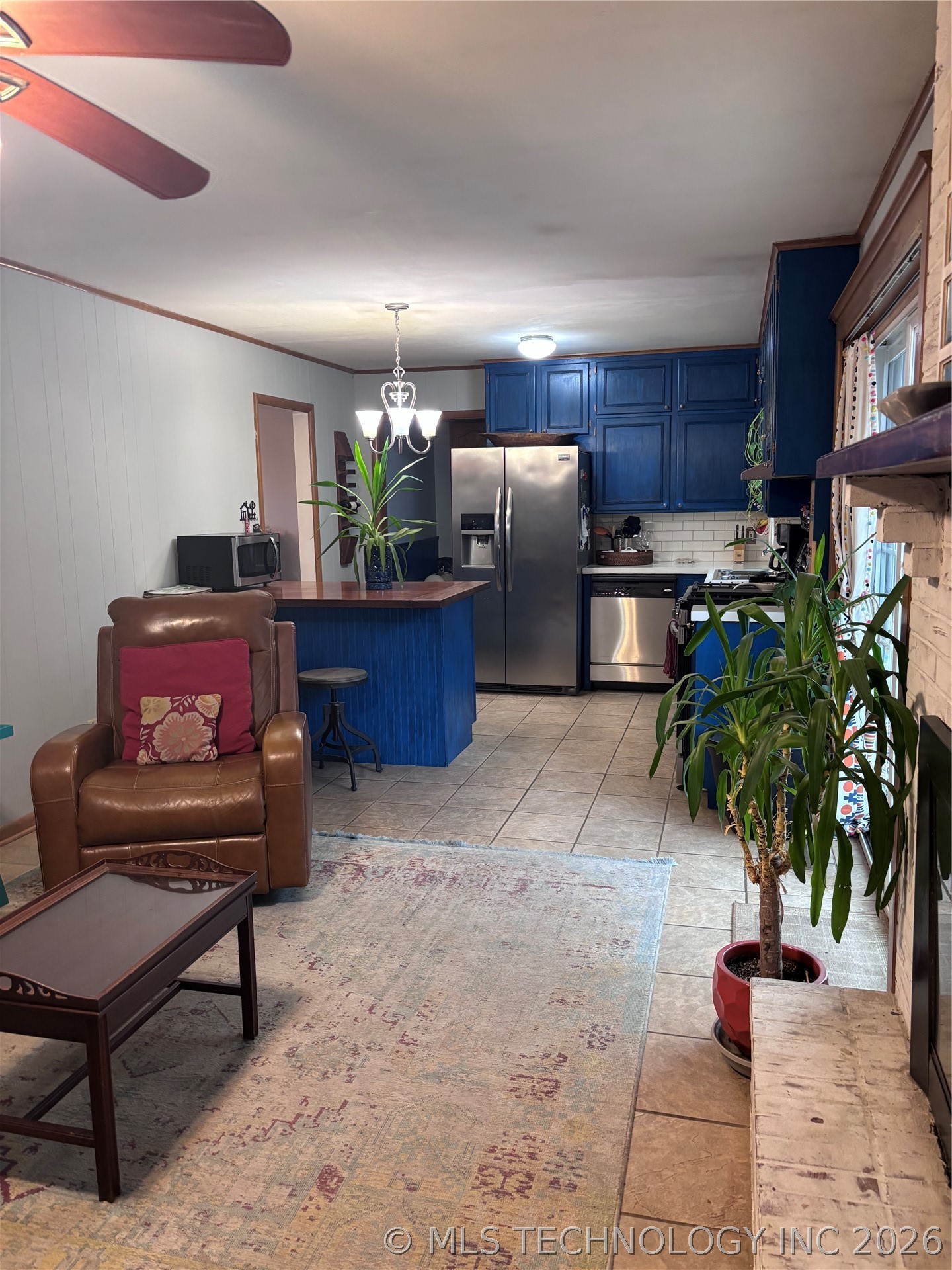 1868 E 57th Place Property Photo 3