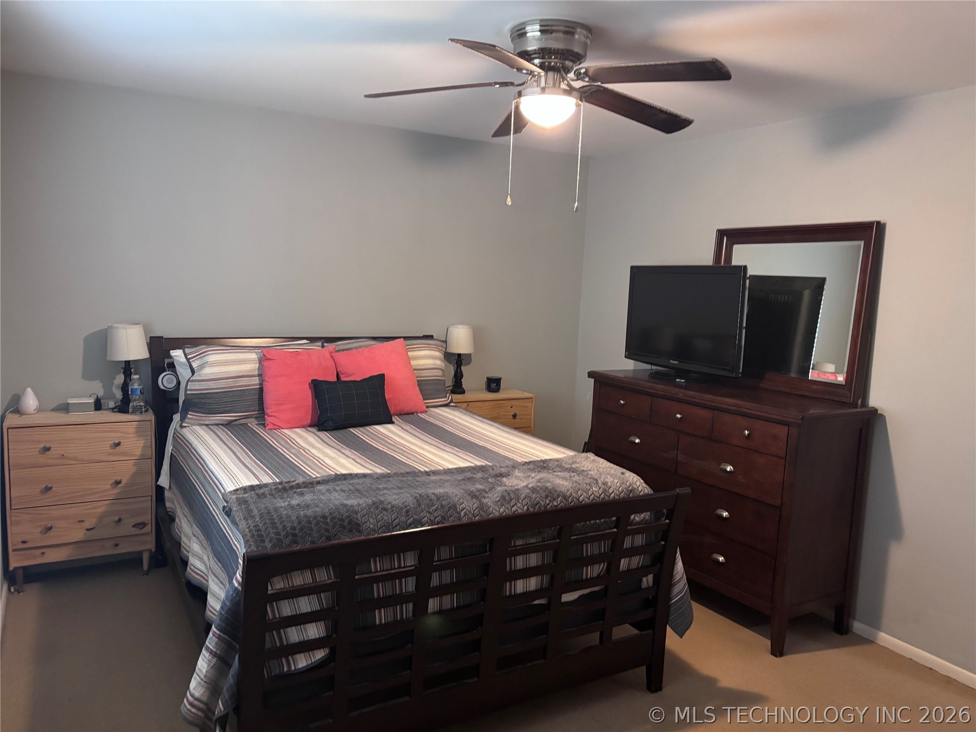 1868 E 57th Place Property Photo 11