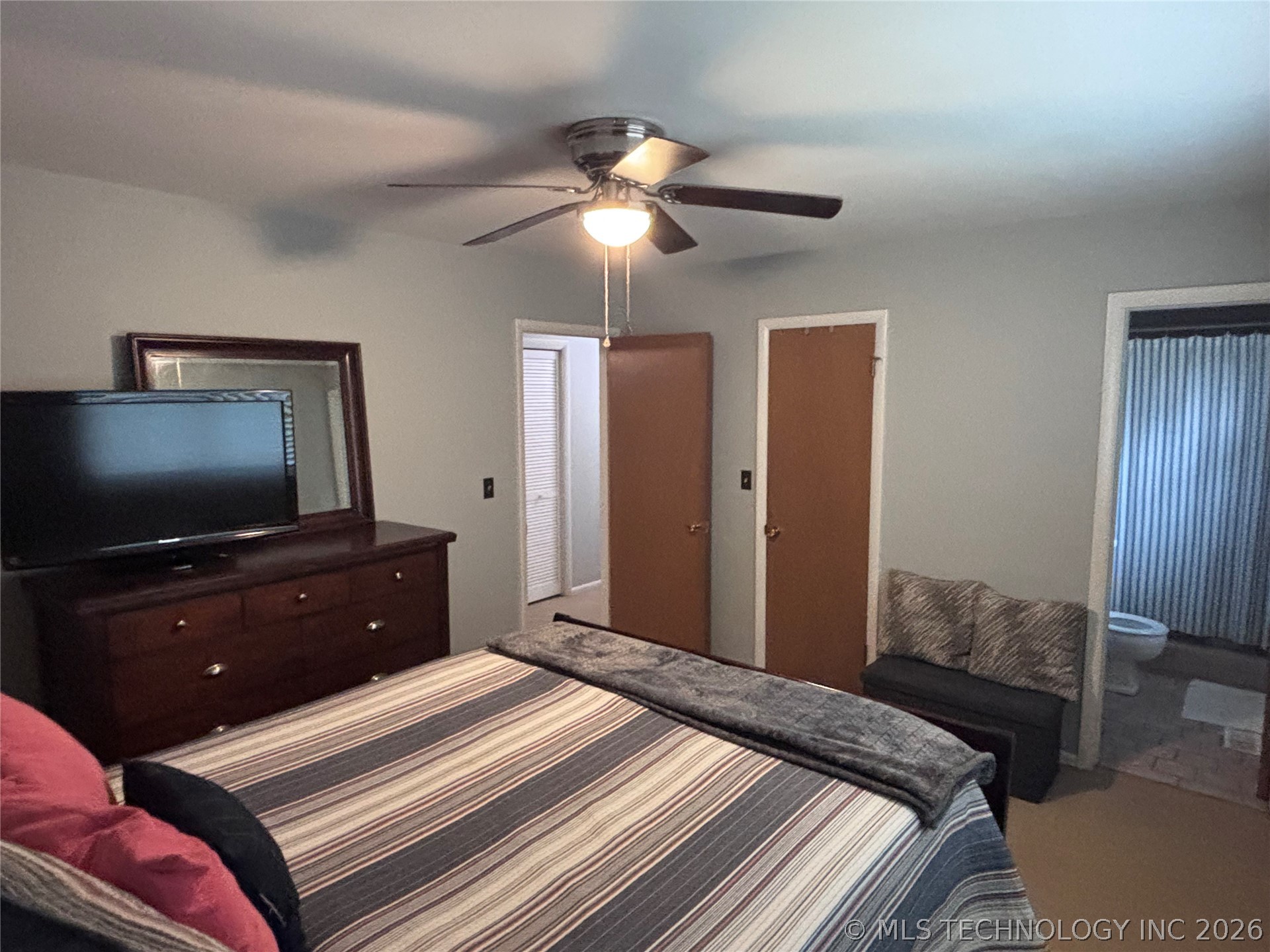 1868 E 57th Place Property Photo 12