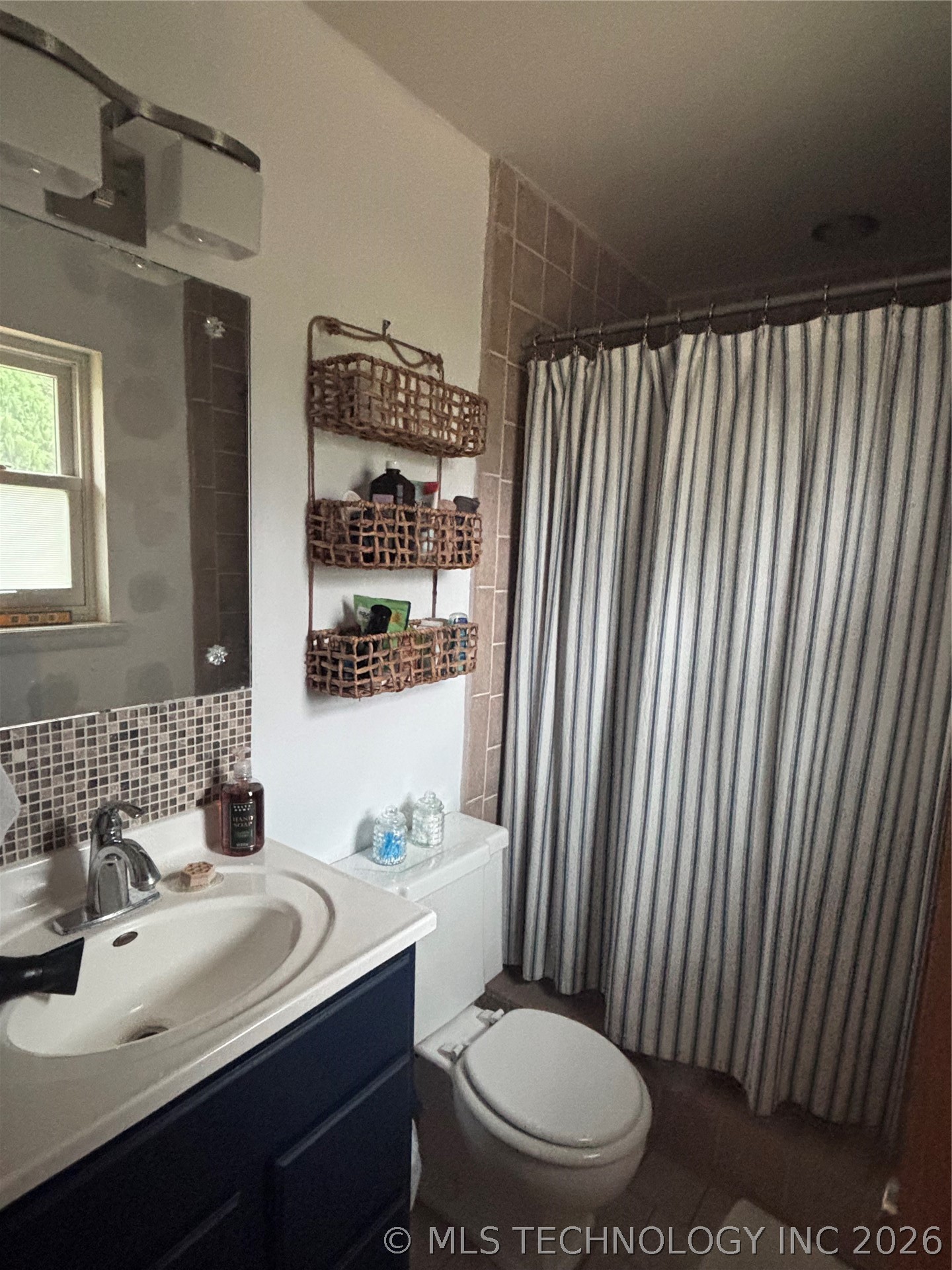 1868 E 57th Place Property Photo 13