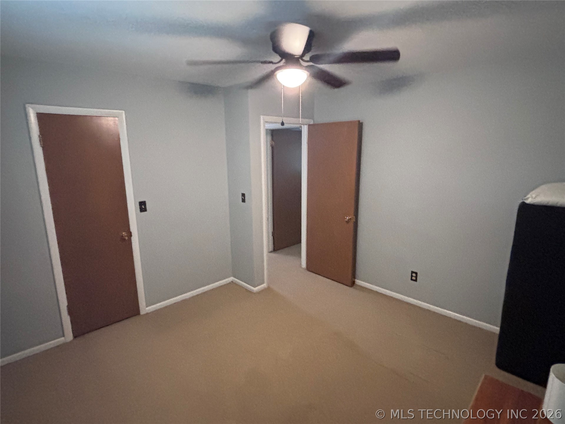 1868 E 57th Place Property Photo 15