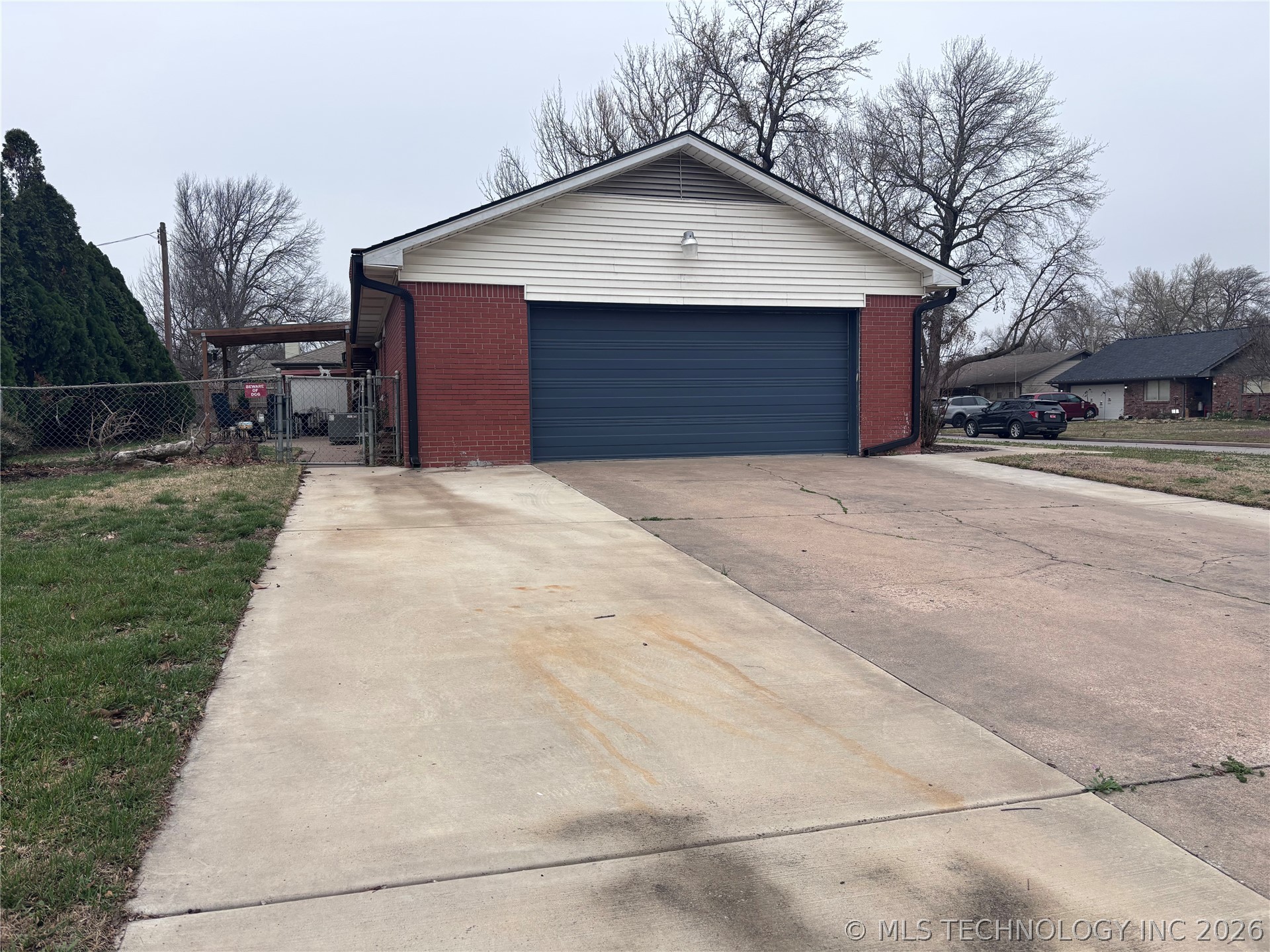 1868 E 57th Place Property Photo 21