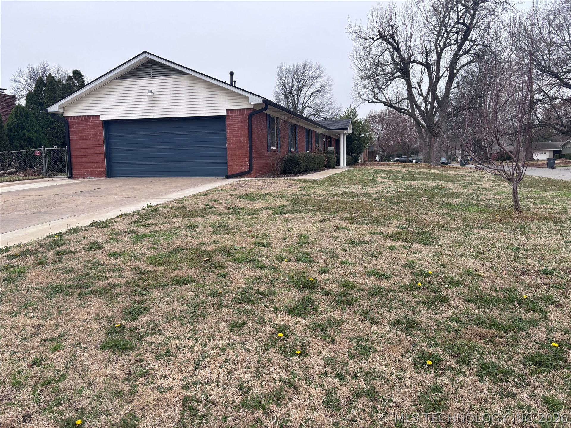 1868 E 57th Place Property Photo 22