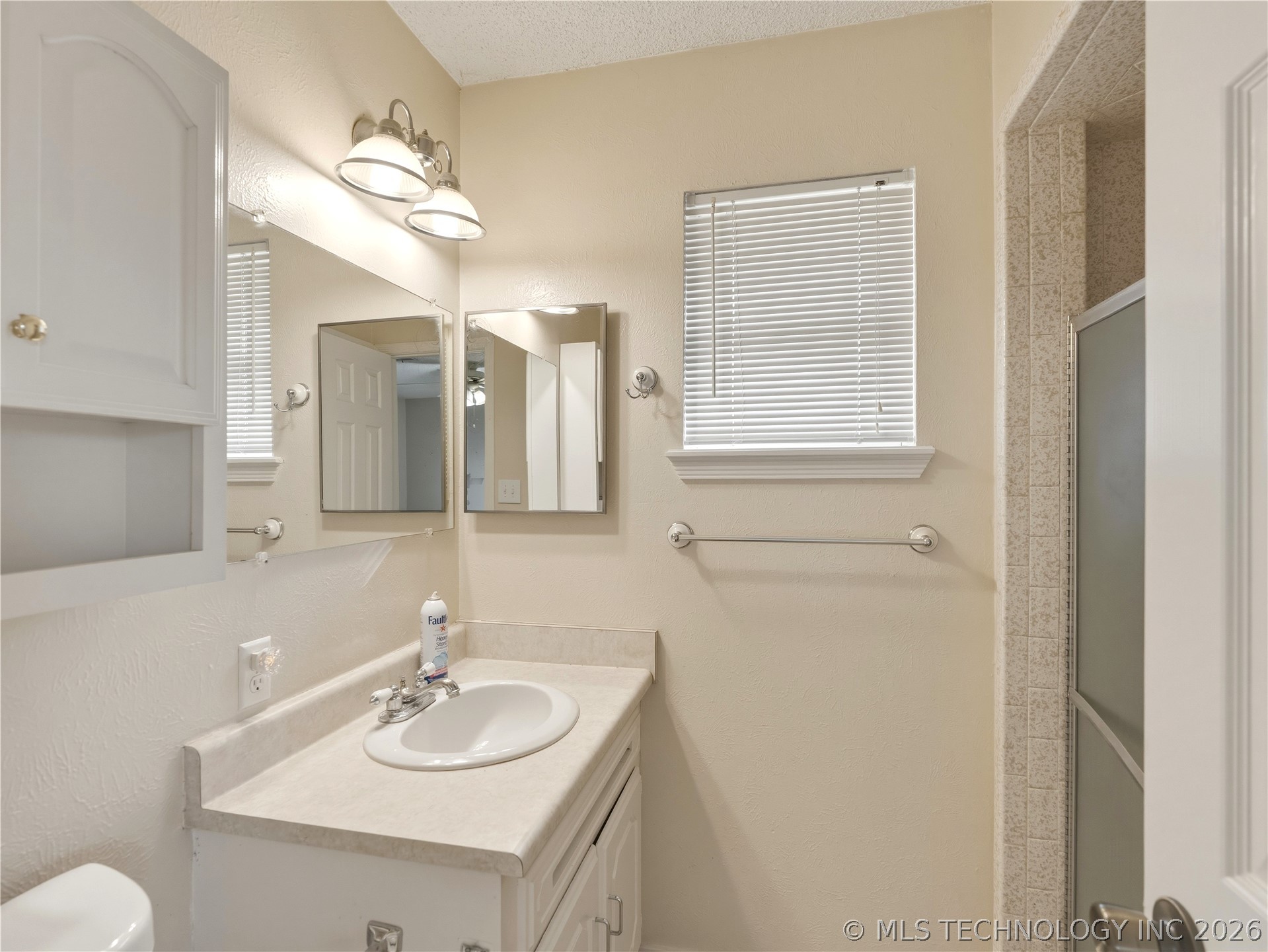 11922 County Road 3570 Property Photo 36