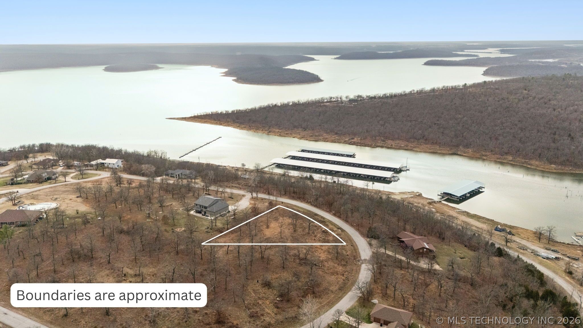 Scenic Circle Property Photo 1