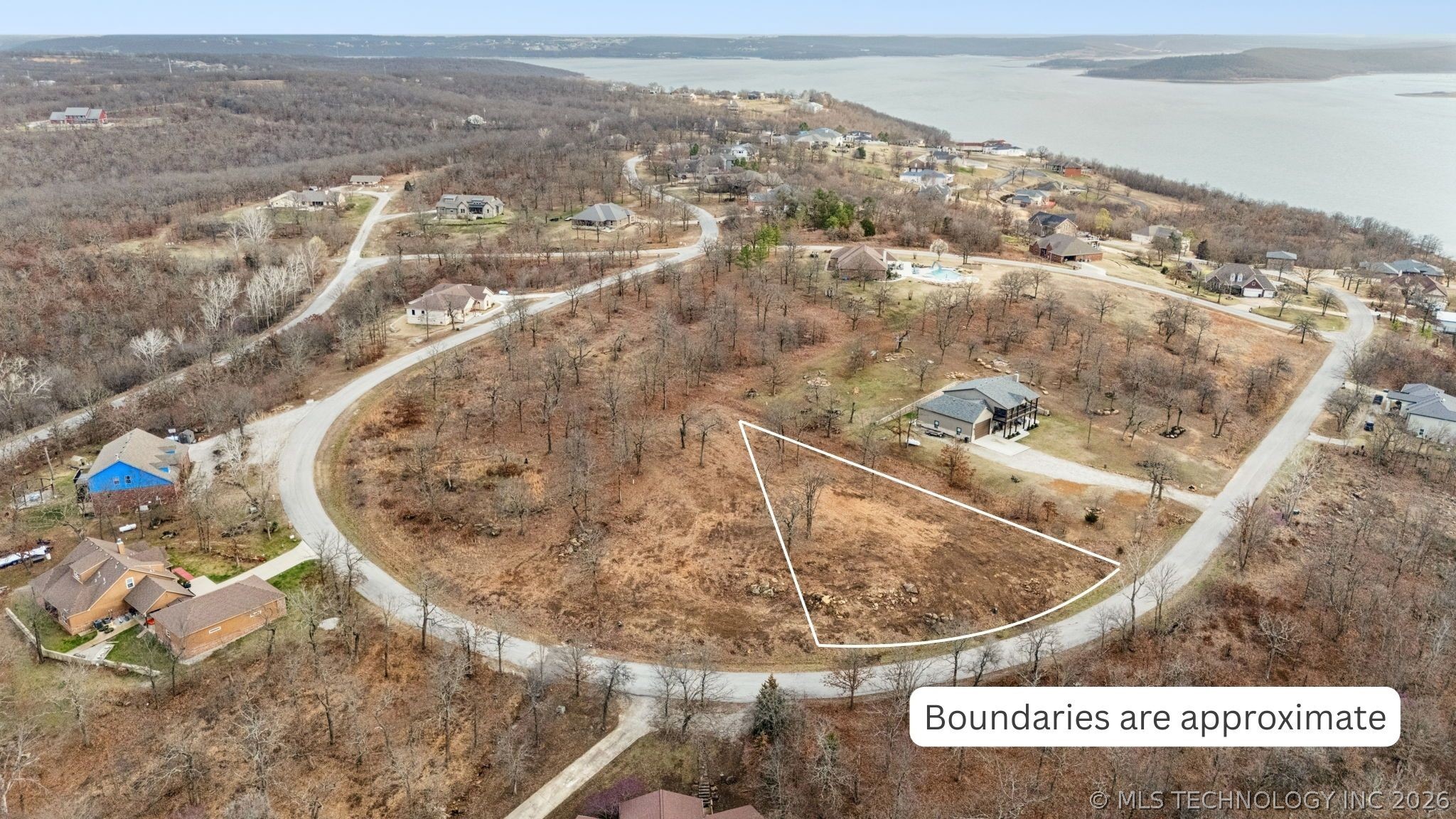 Scenic Circle Property Photo 2