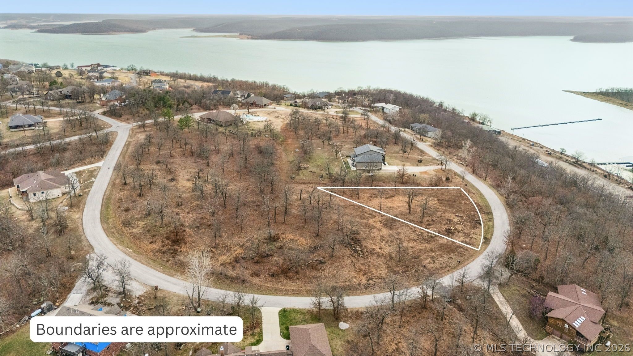Scenic Circle Property Photo 3