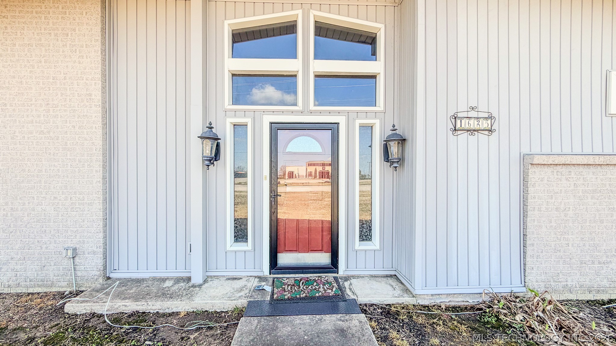 1625 Arlington Street Property Photo 5