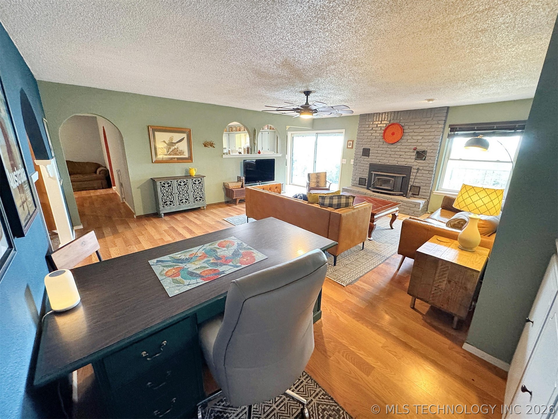 3278 W Southern Avenue Property Photo 8