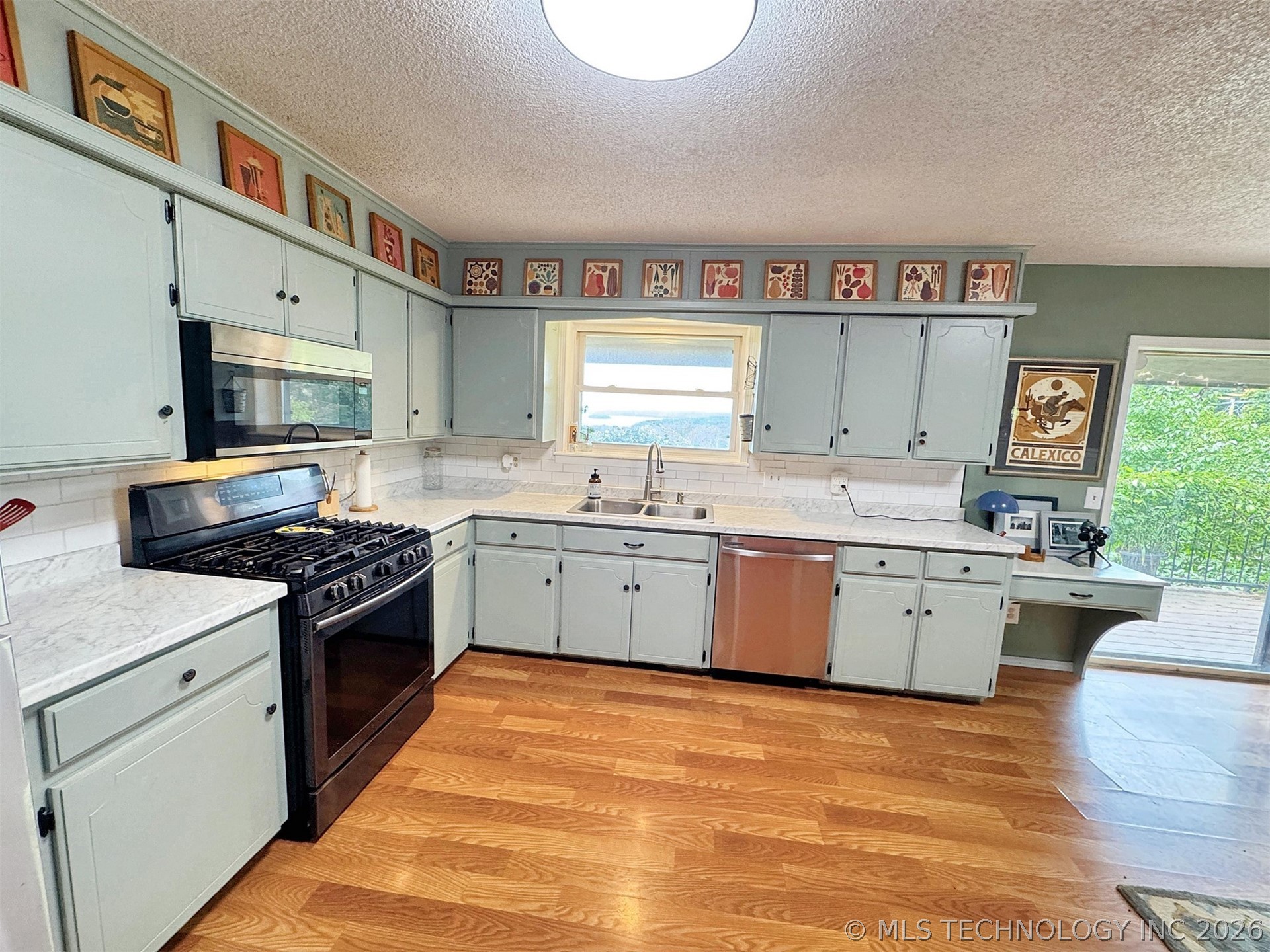 3278 W Southern Avenue Property Photo 24