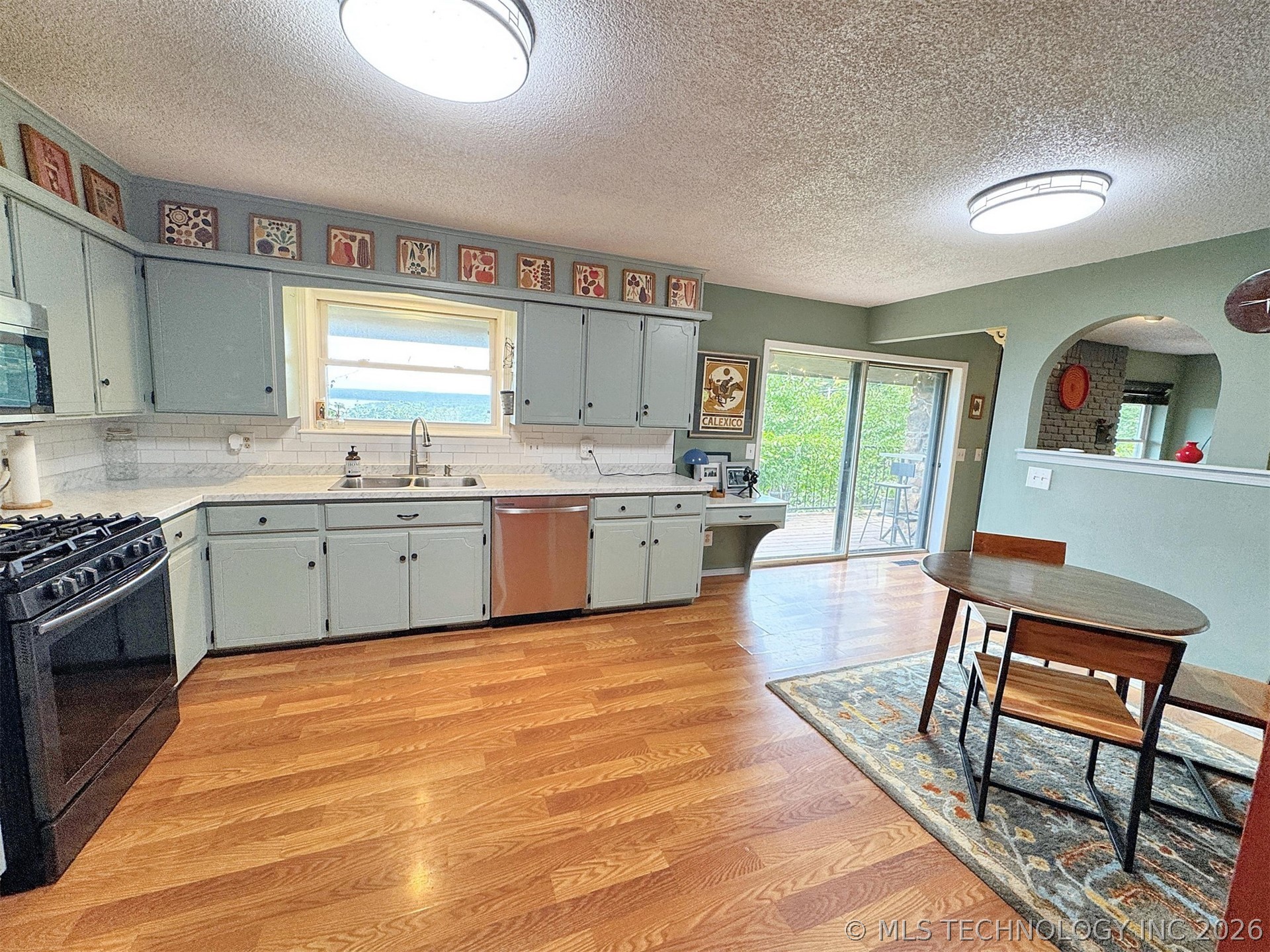 3278 W Southern Avenue Property Photo 28