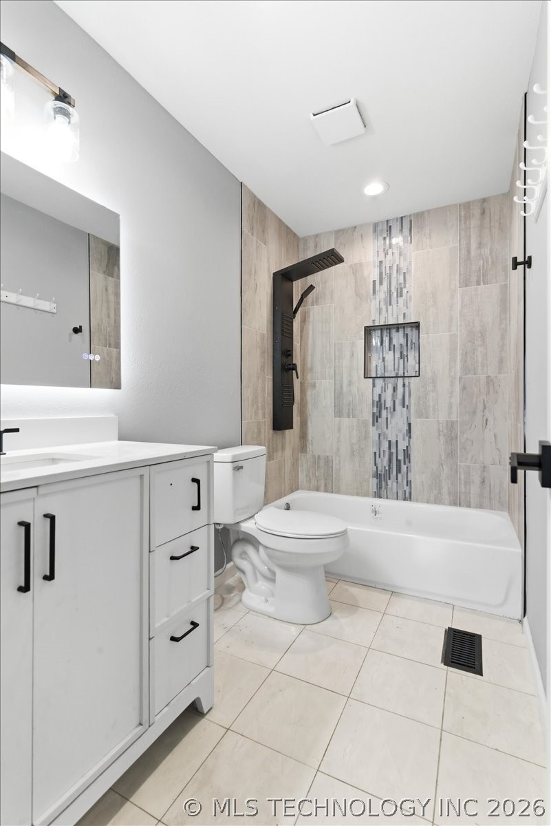 9035 E 67th Street Property Photo 14