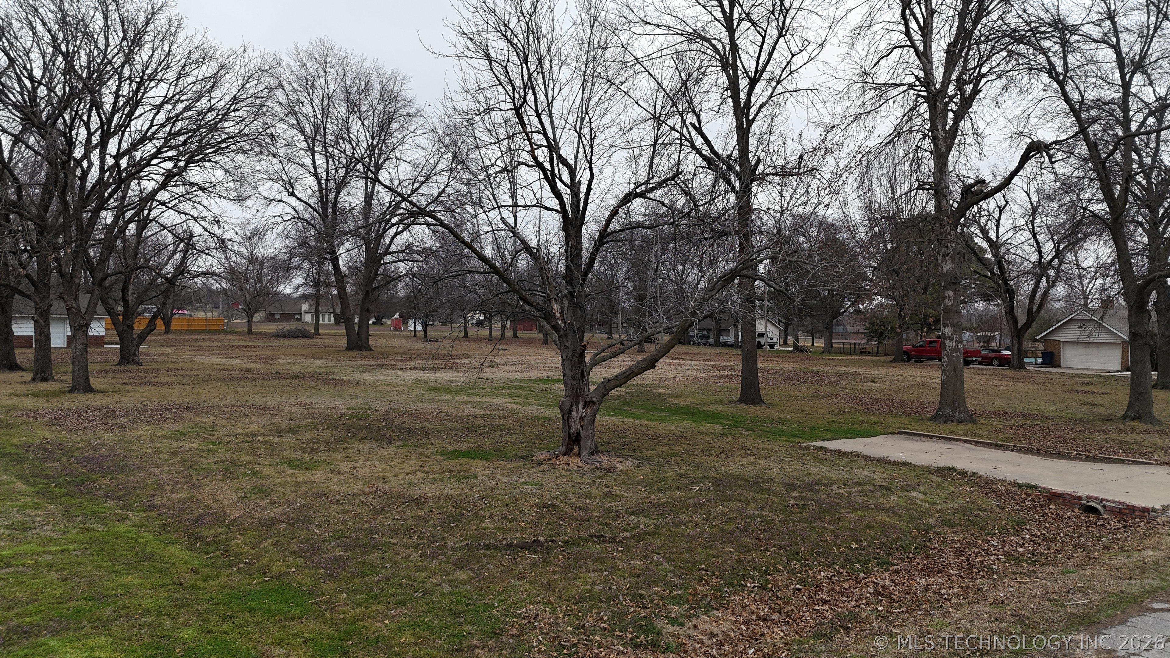 15515 E 94th Street N Property Photo 5