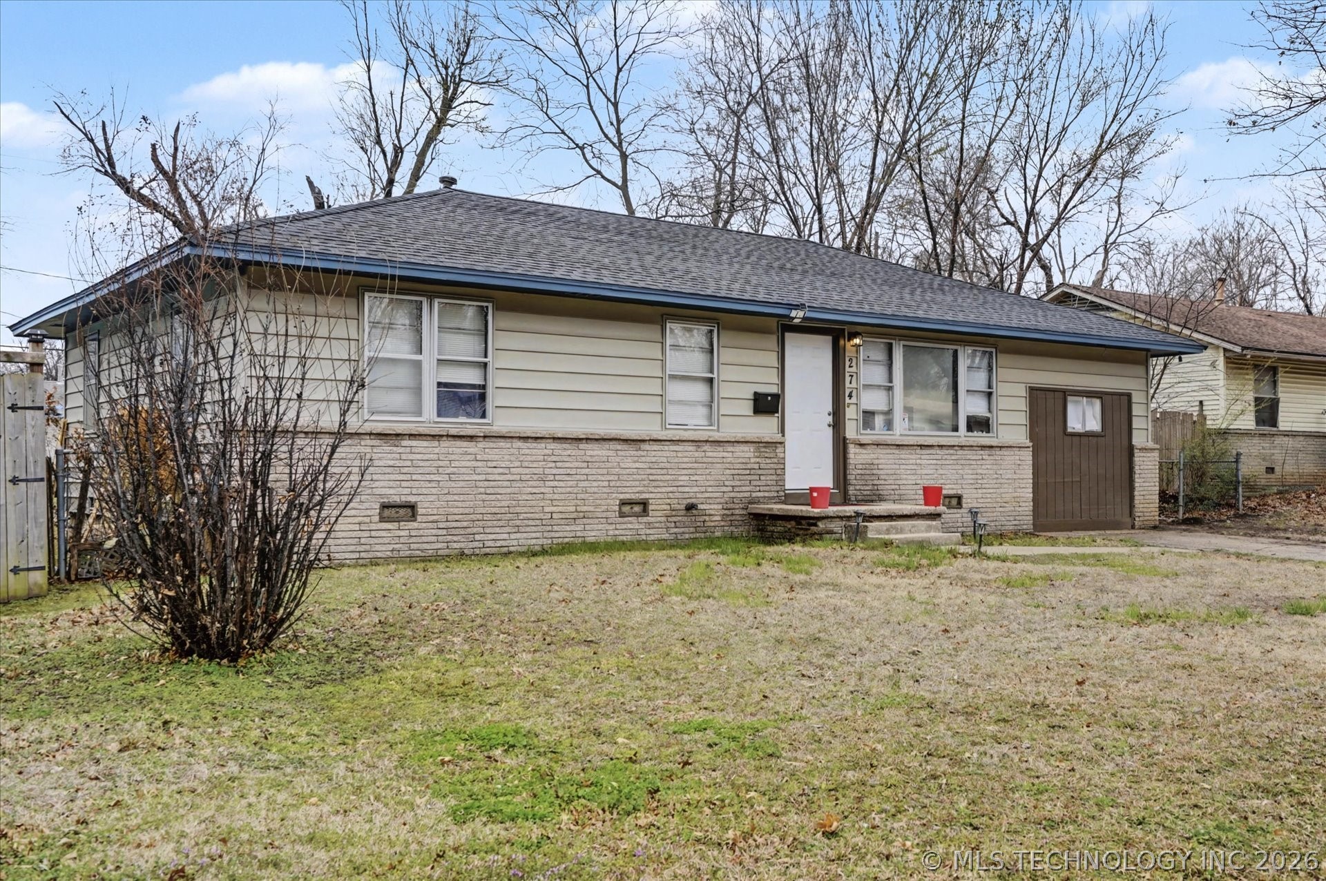 274 E 53rd Street N Property Photo 2